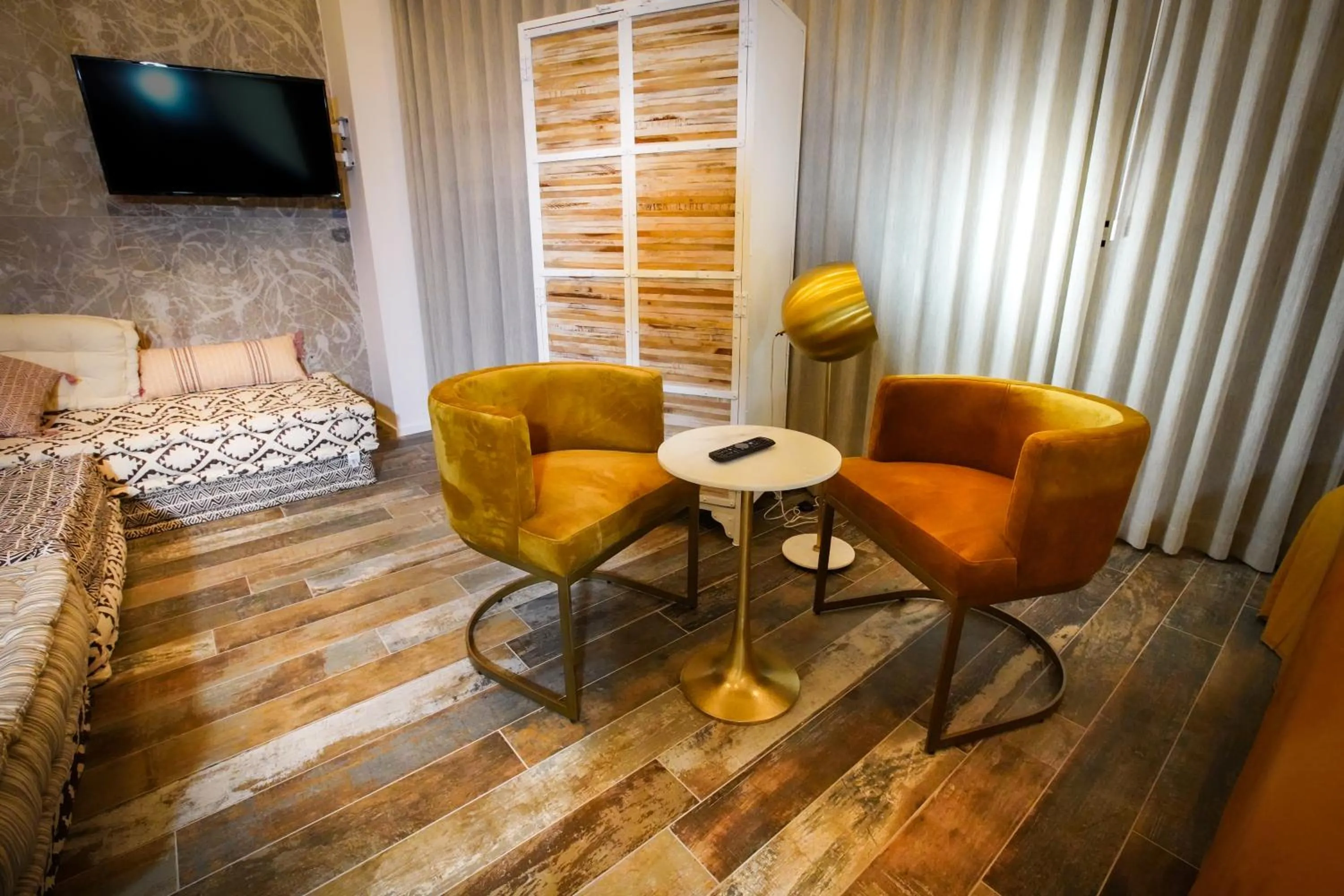 Bedroom in Rosso Cortese