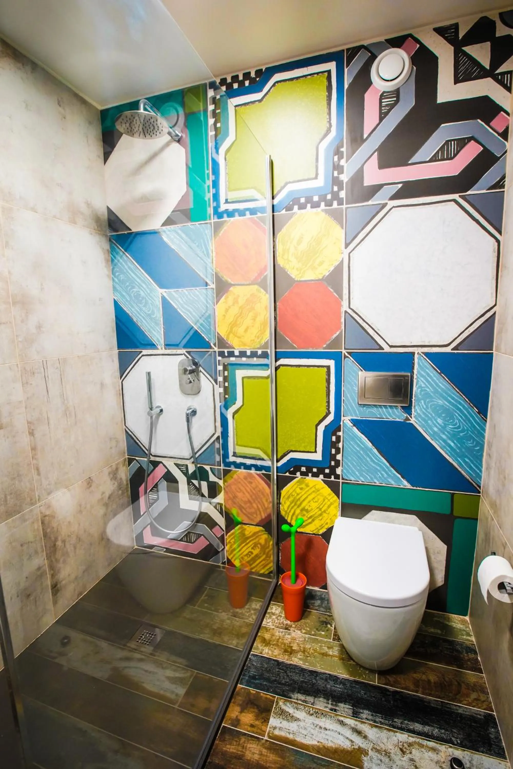 Bathroom in Rosso Cortese