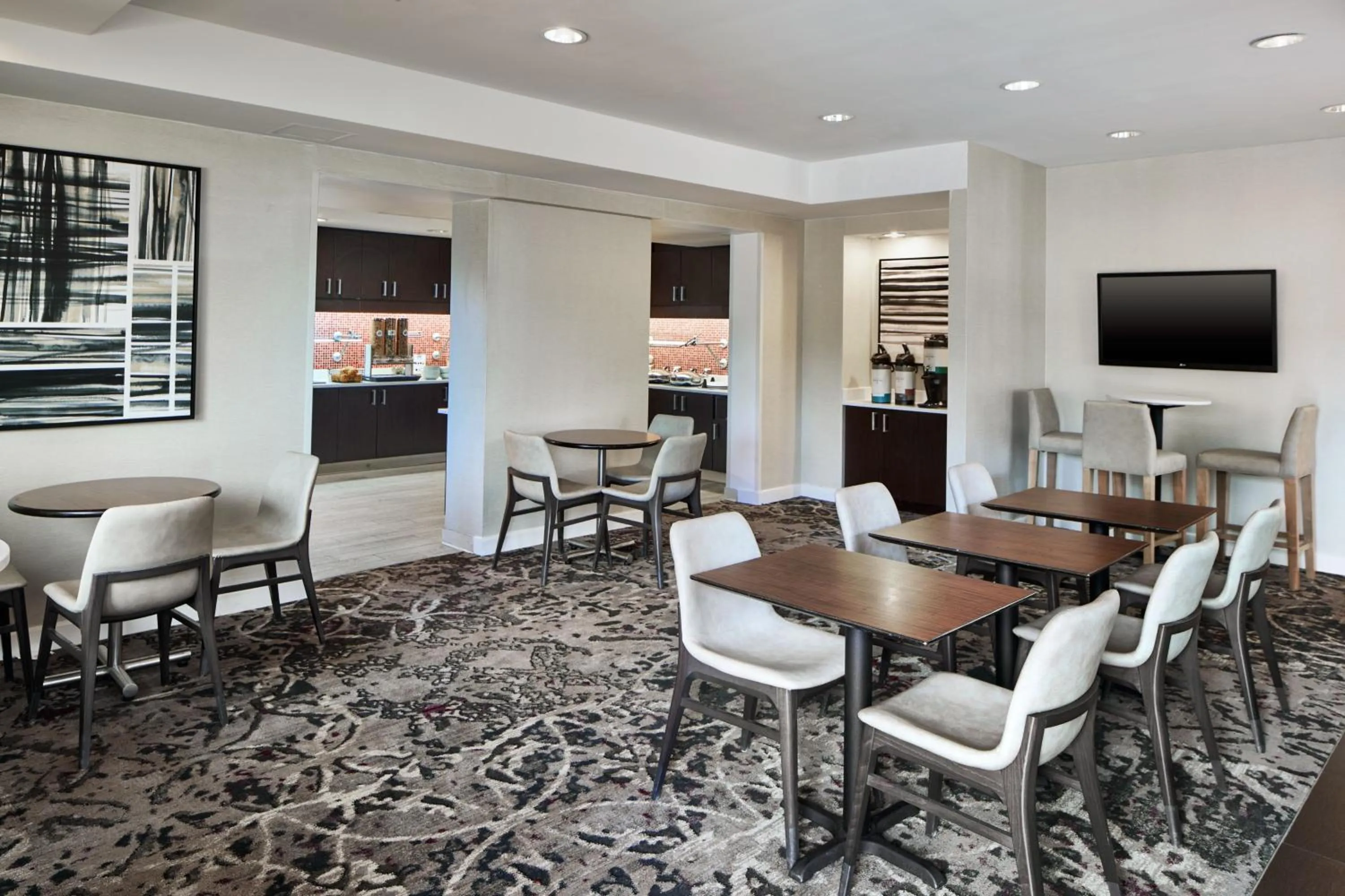 Restaurant/places to eat in Residence Inn Atlanta NE/Duluth Sugarloaf