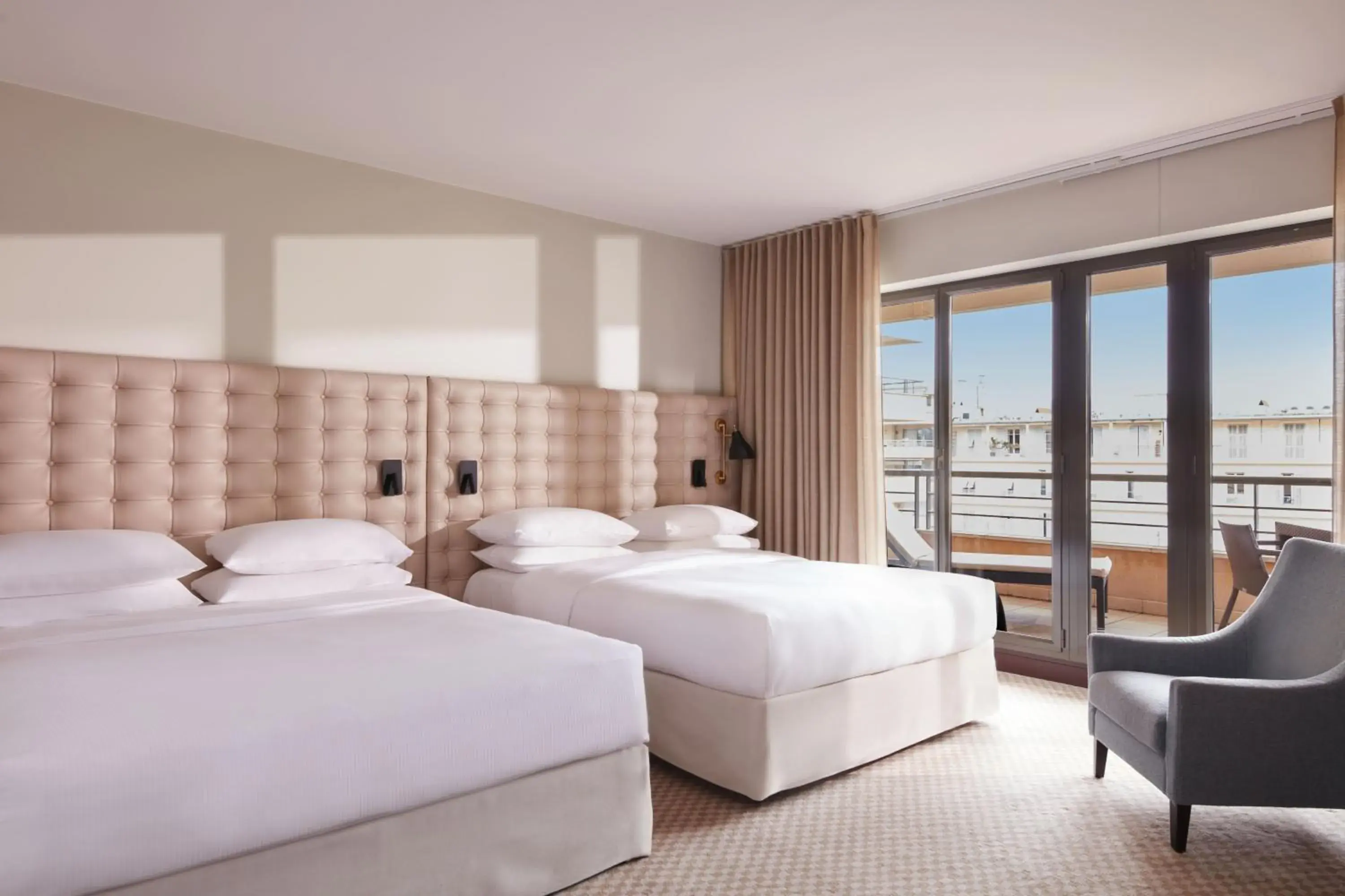 Deluxe Queen Room with Two Queen Beds in Hyatt Regency Nice Palais de la Méditerranée Deluxe Queen Room with Two Queen Beds in Hyatt Regency Nice Palais de la Méditerranée