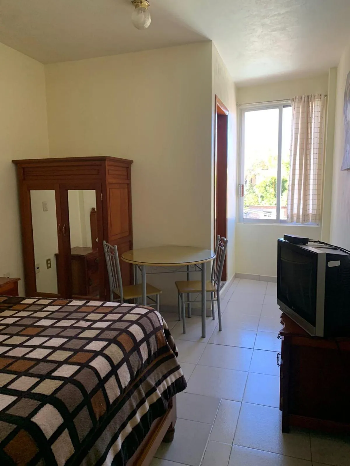 Photo of the whole room in Hotel Renacimiento