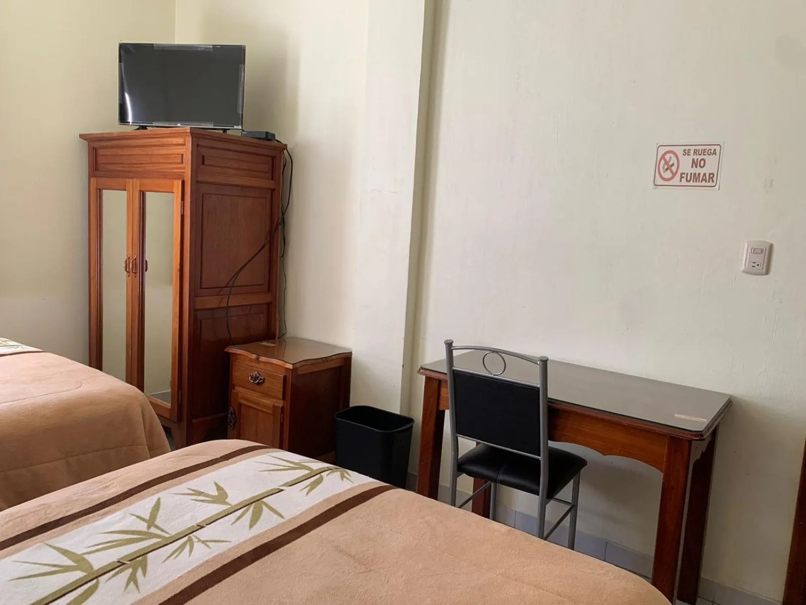 Photo of the whole room in Hotel Renacimiento