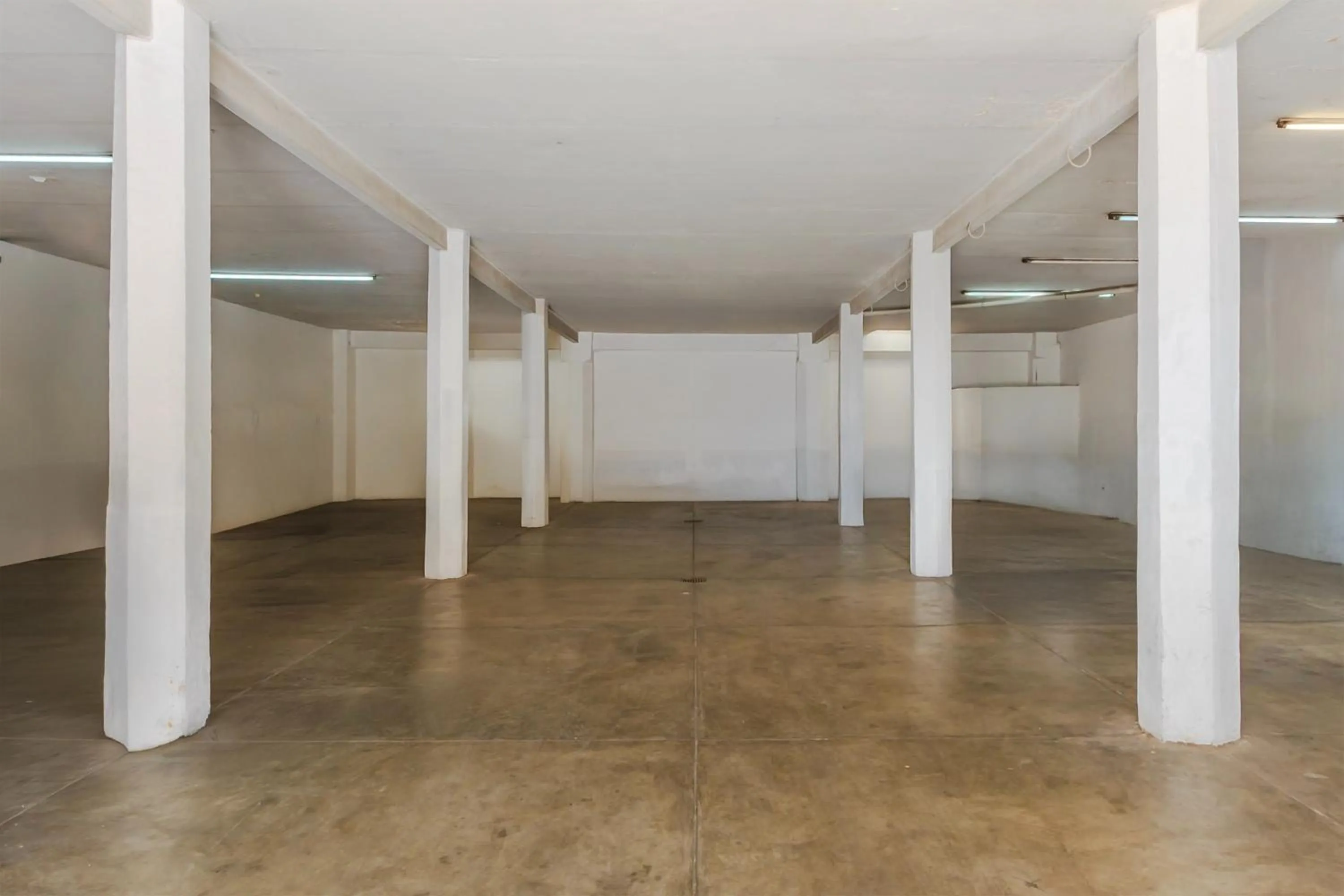 Parking in OYO Hotel Colon Express