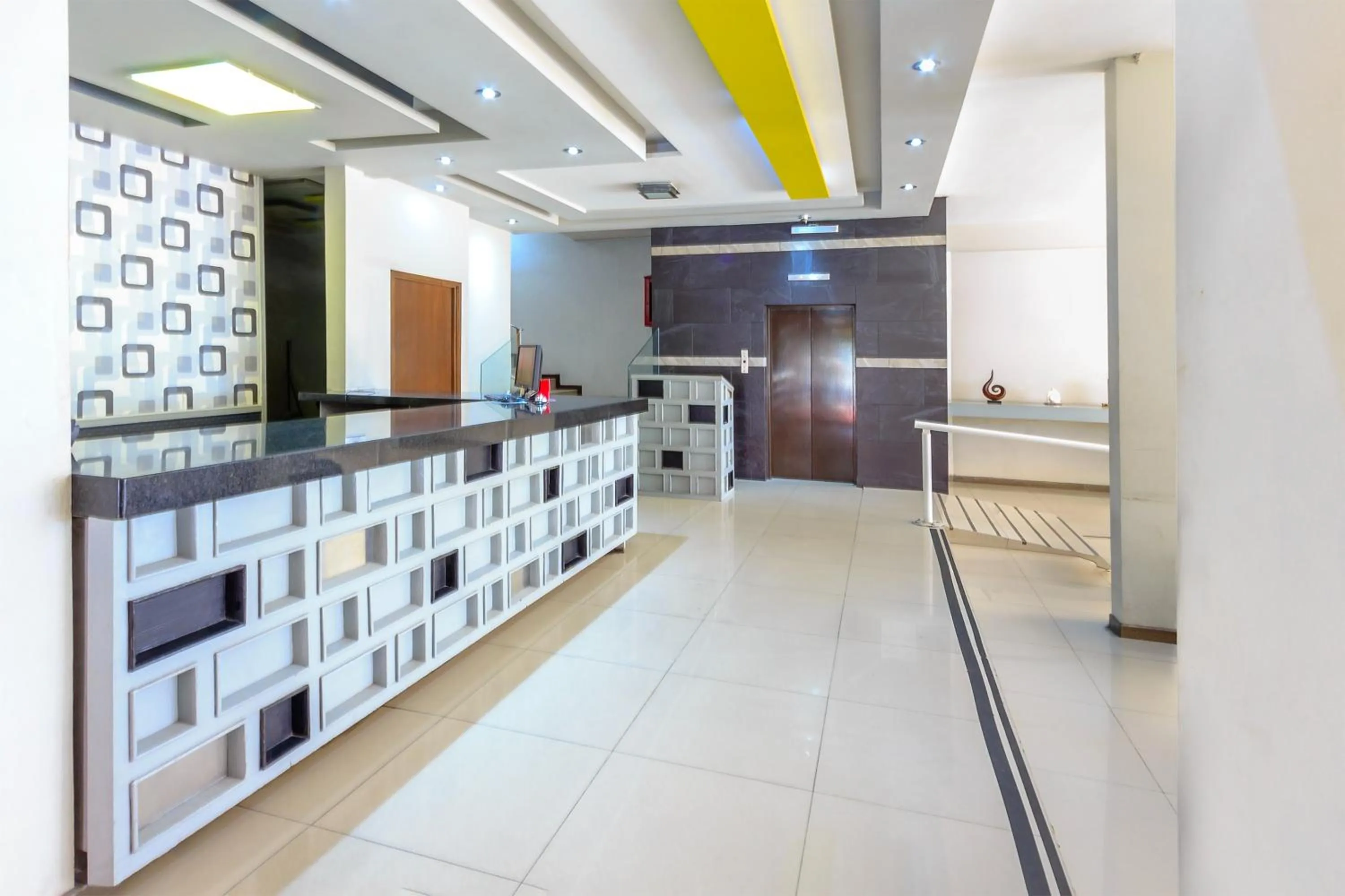 Lobby or reception in OYO Hotel Colon Express