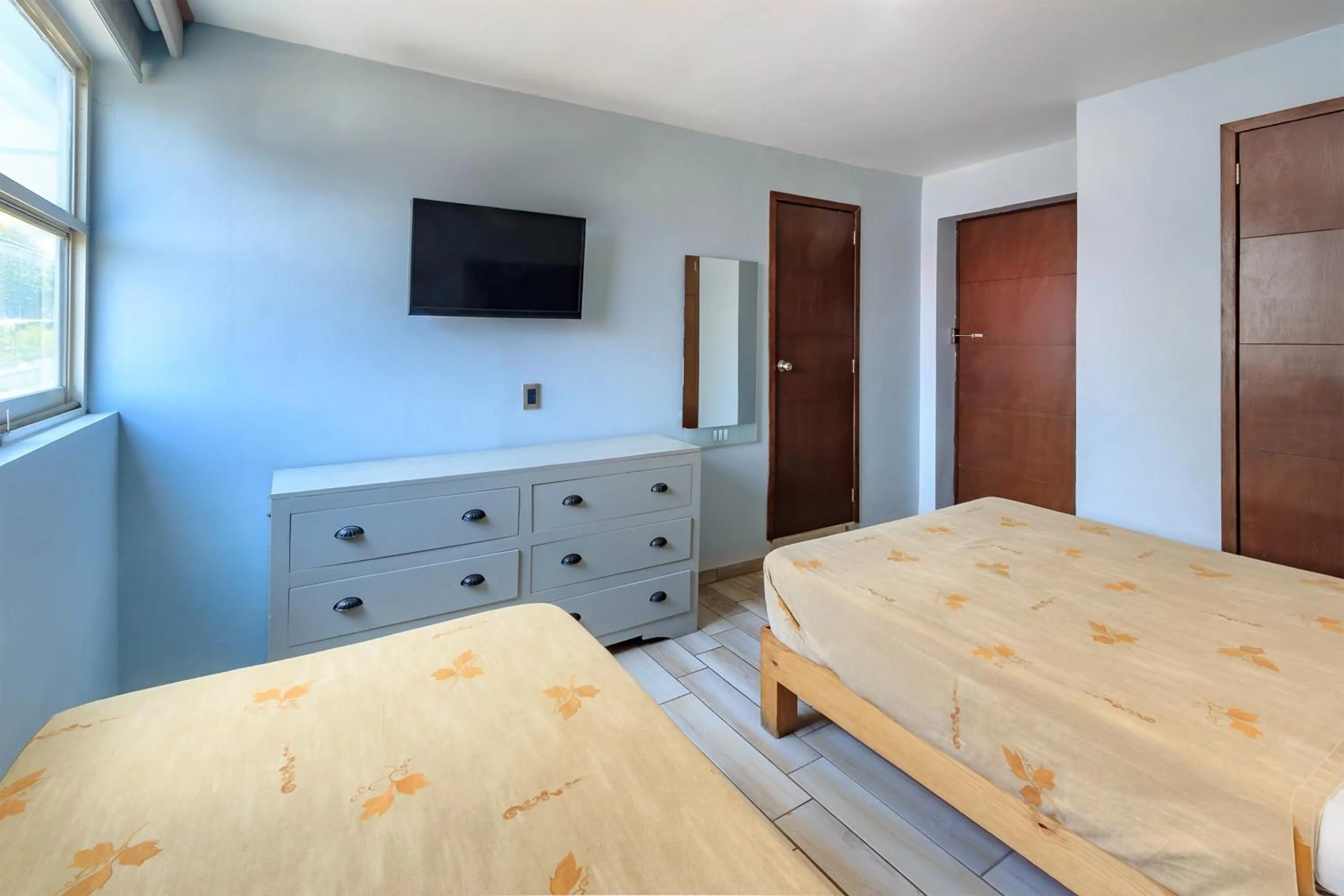 Bedroom, Bed in OYO Hotel Colon Express