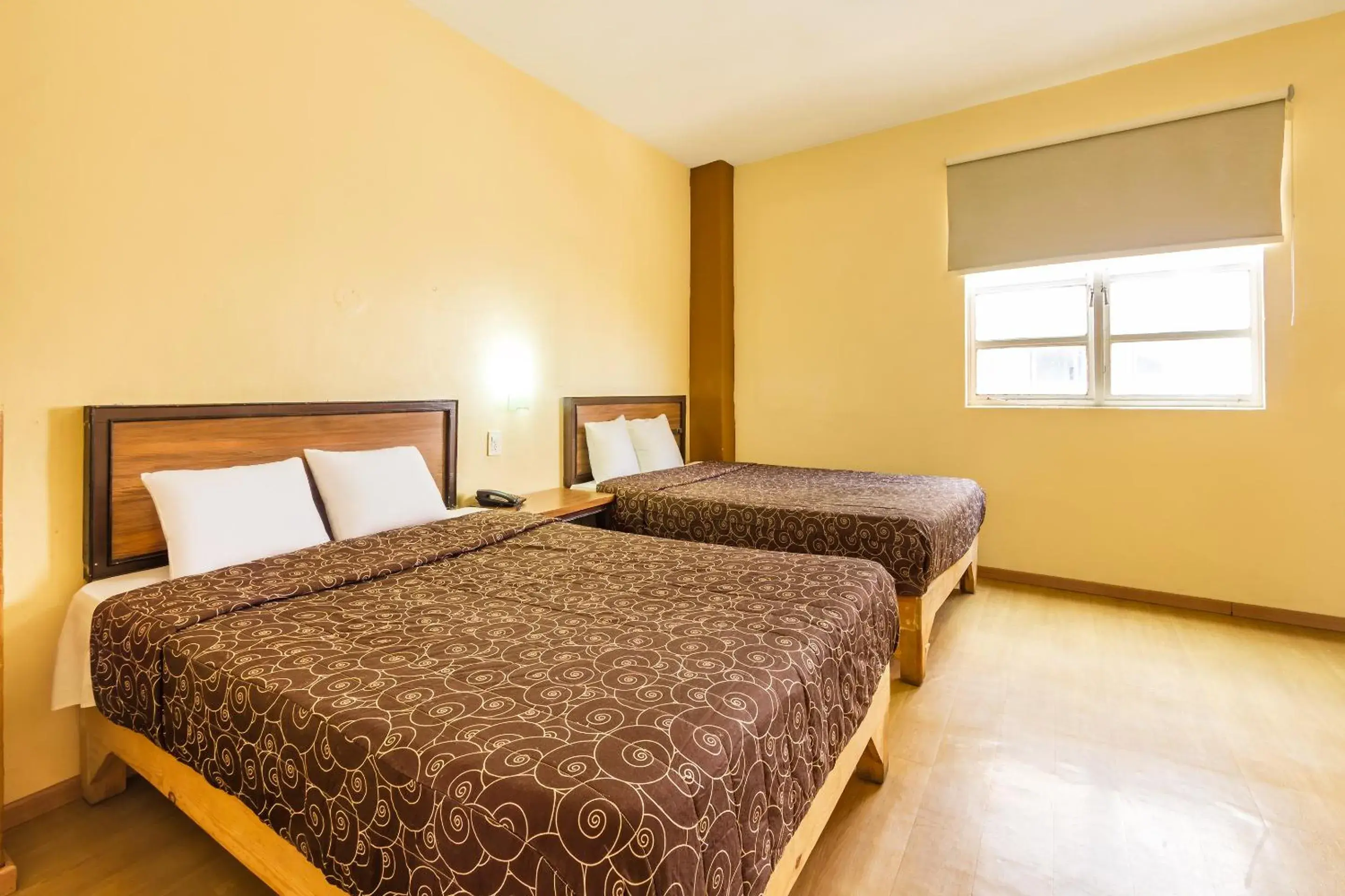 Family Room in OYO Hotel Del Parque Family Room in OYO Hotel Del Parque