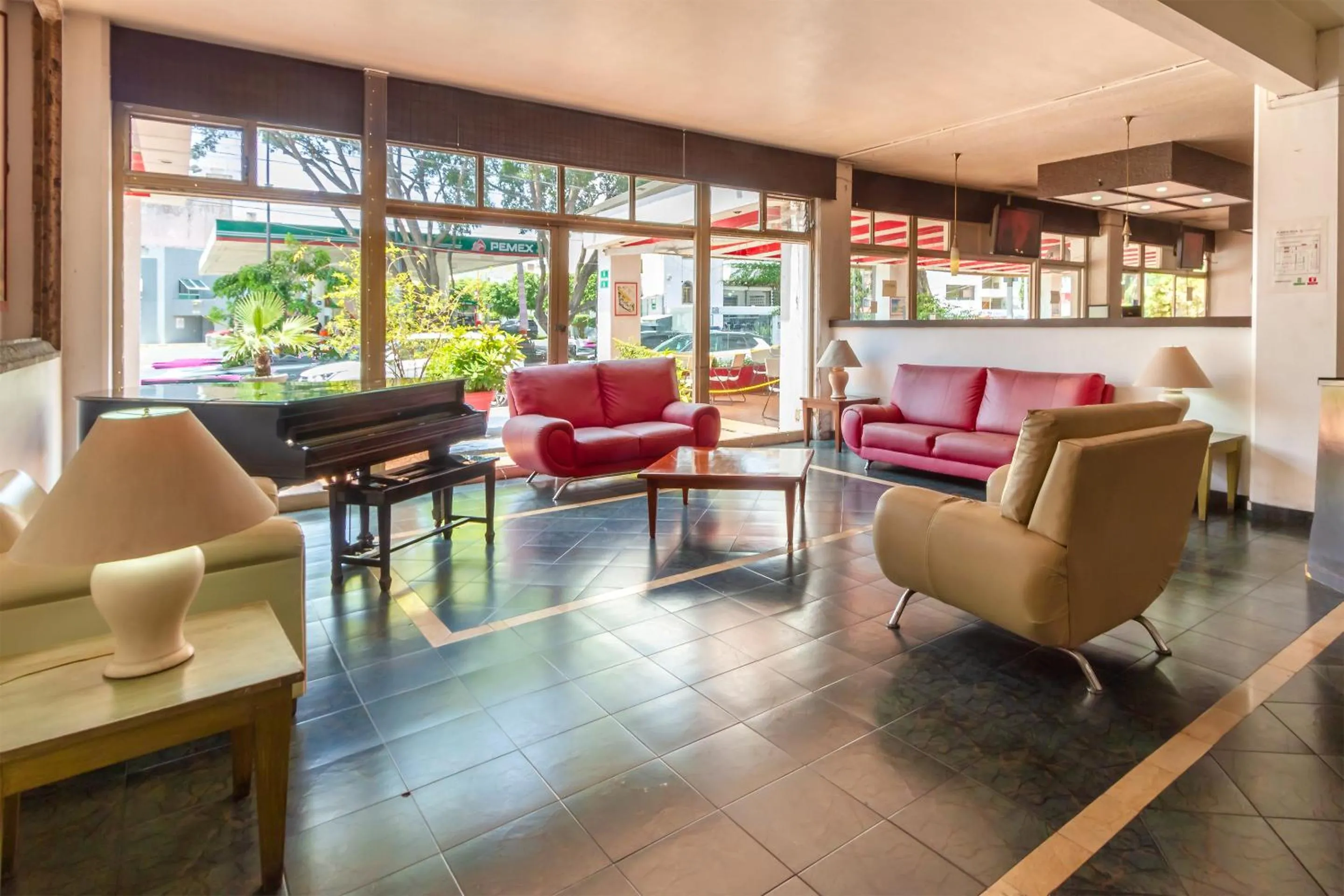 Lobby or reception in OYO Hotel Del Parque