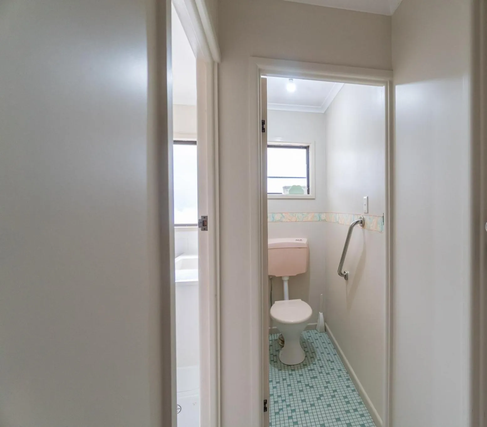 Toilet in Woolshed Eco Lodge