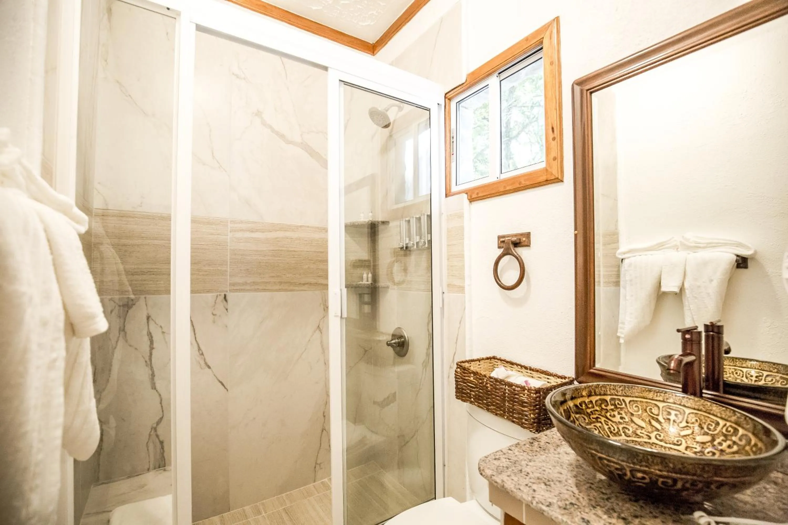 Bathroom in Falling Leaves Lodge