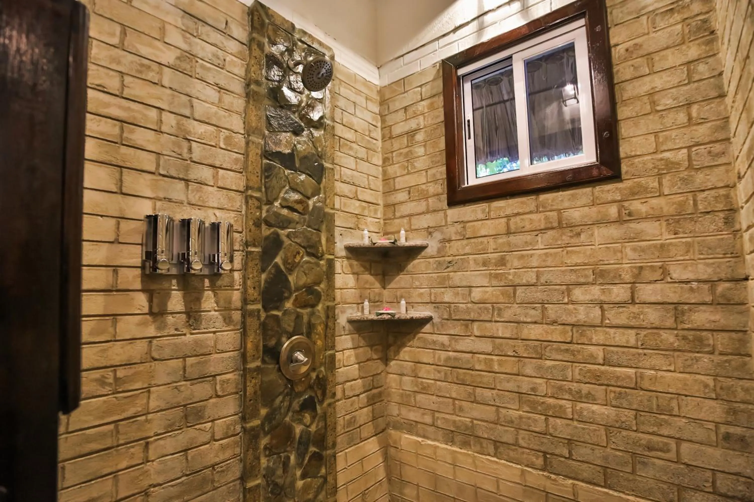 Falling Leaves Lodge