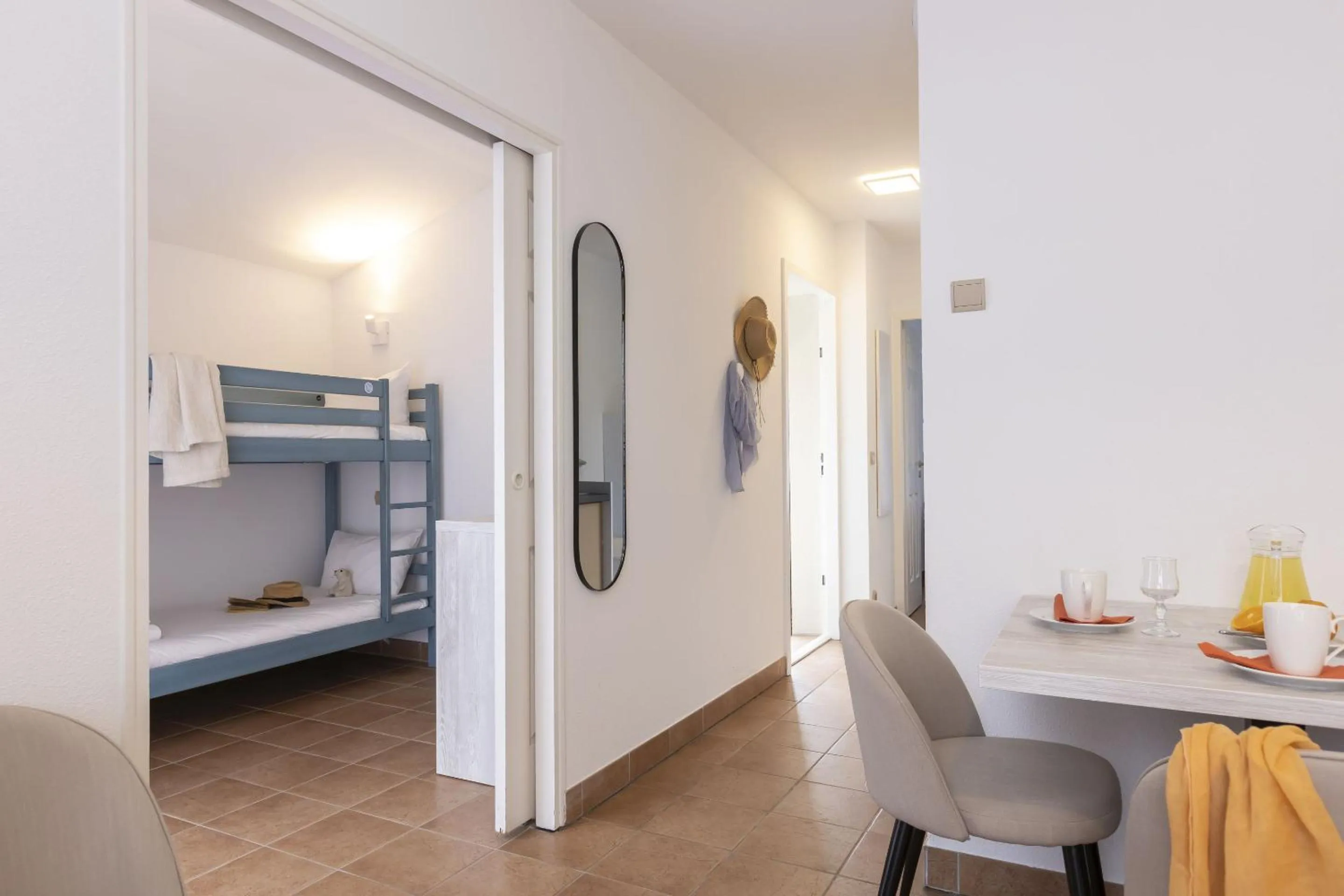 Dining area, Bed in Résidence Odalys Les Greens du Bassin