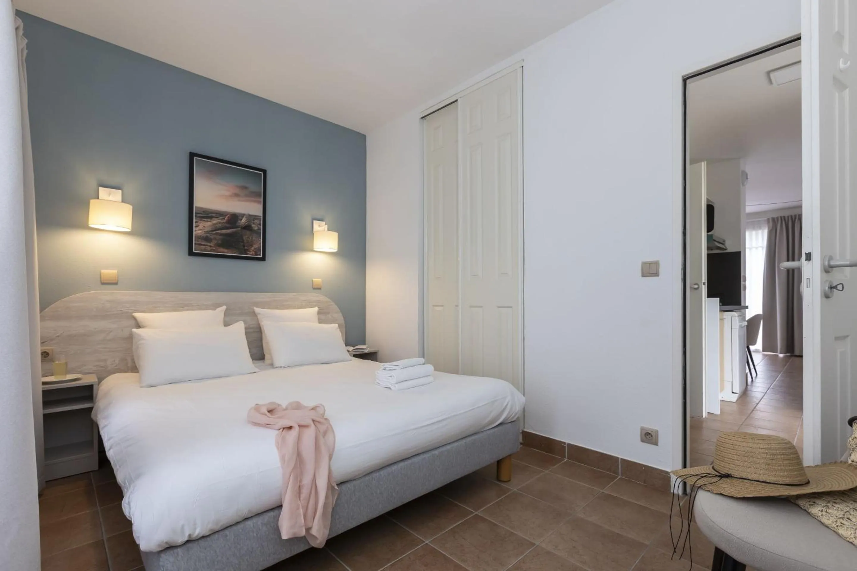 Bedroom, Bed in Résidence Odalys Les Greens du Bassin