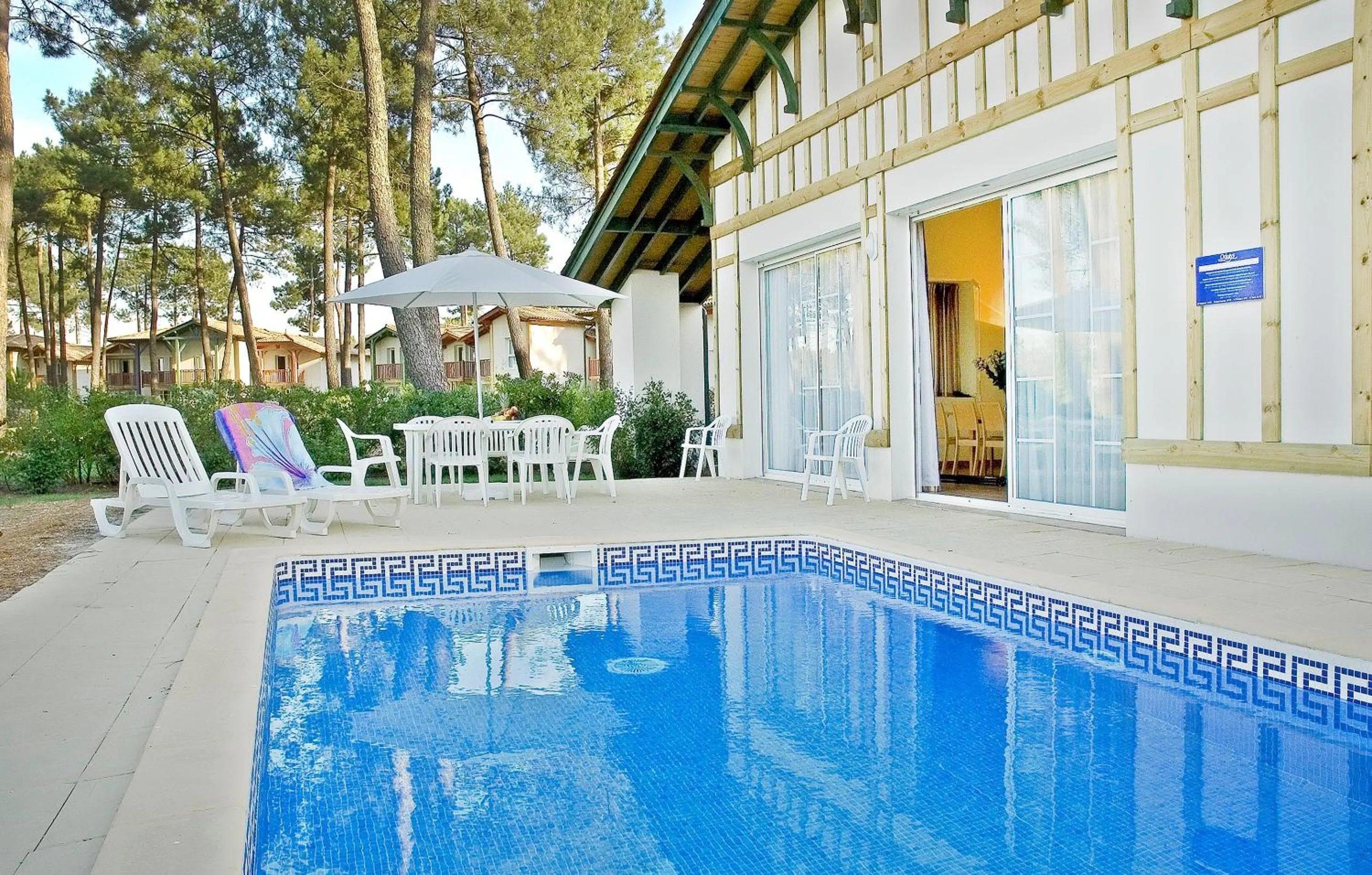 Swimming pool in Résidence Odalys Les Greens du Bassin