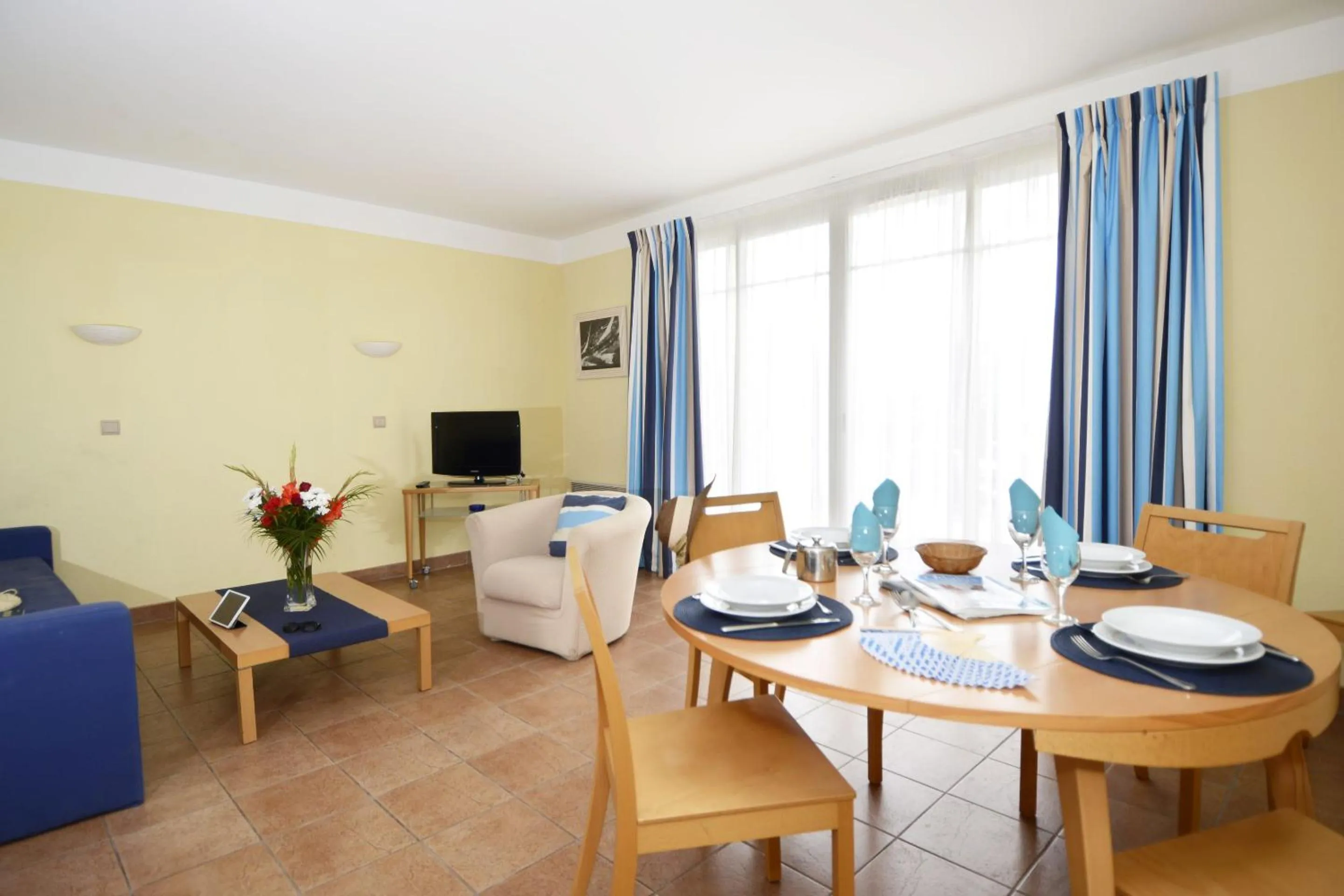 Dining area in Résidence Odalys Les Greens du Bassin