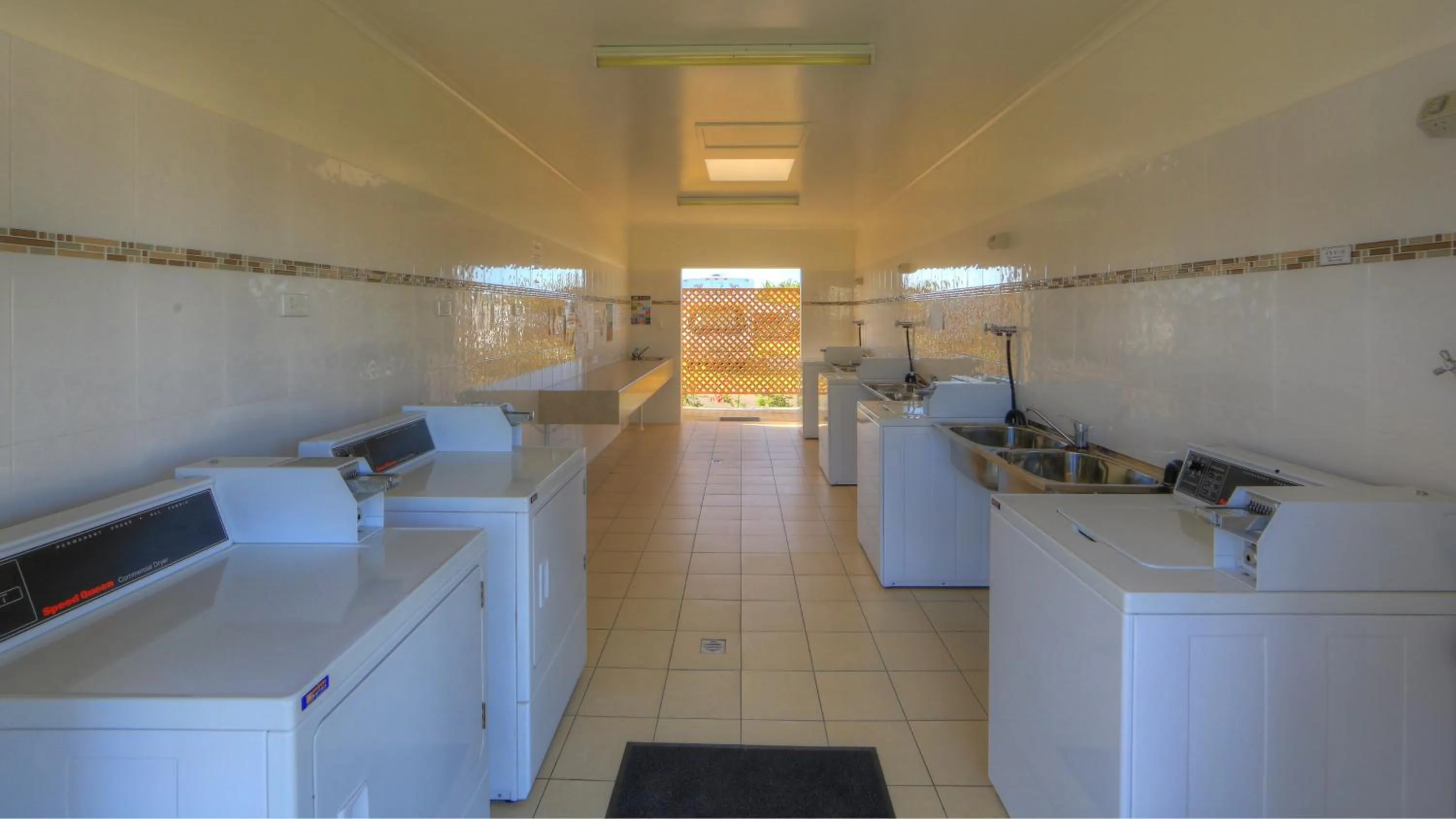 Area and facilities in Queens Beach Tourist Village