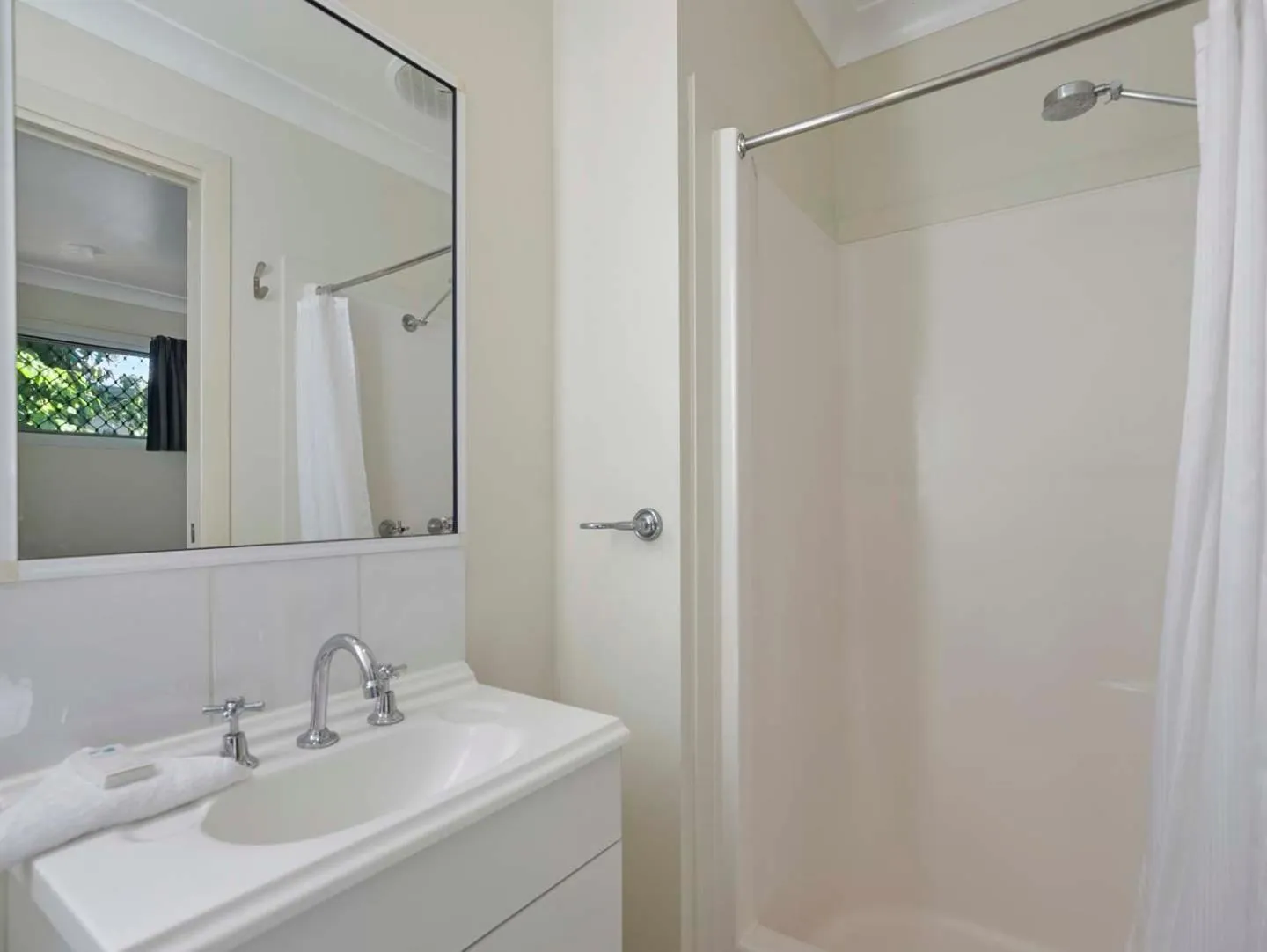 Bathroom in Queens Beach Tourist Village