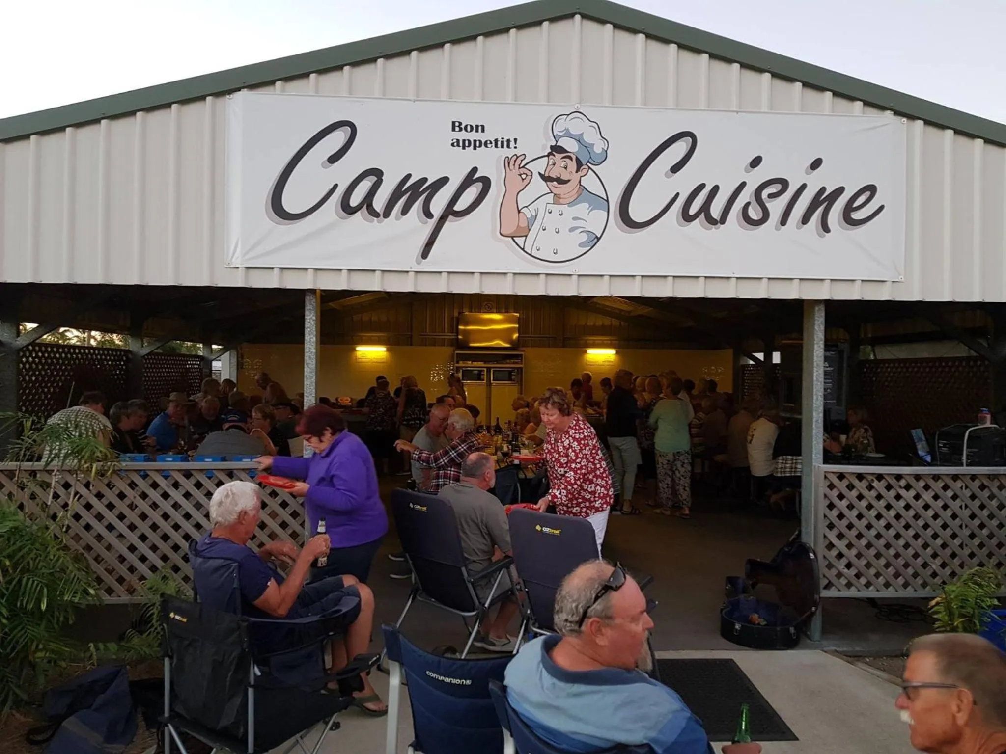 Restaurant/places to eat in Queens Beach Tourist Village