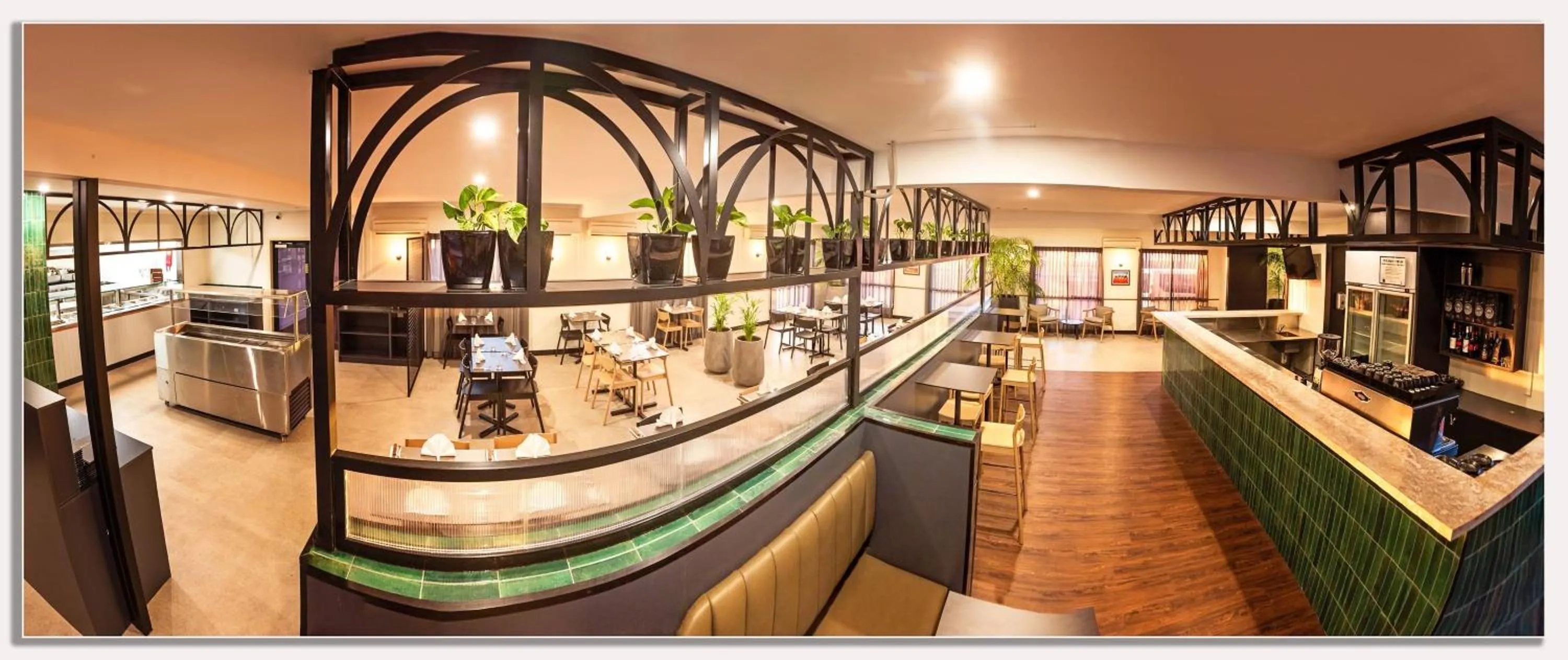 Restaurant/places to eat in Mia Mia House in the Desert