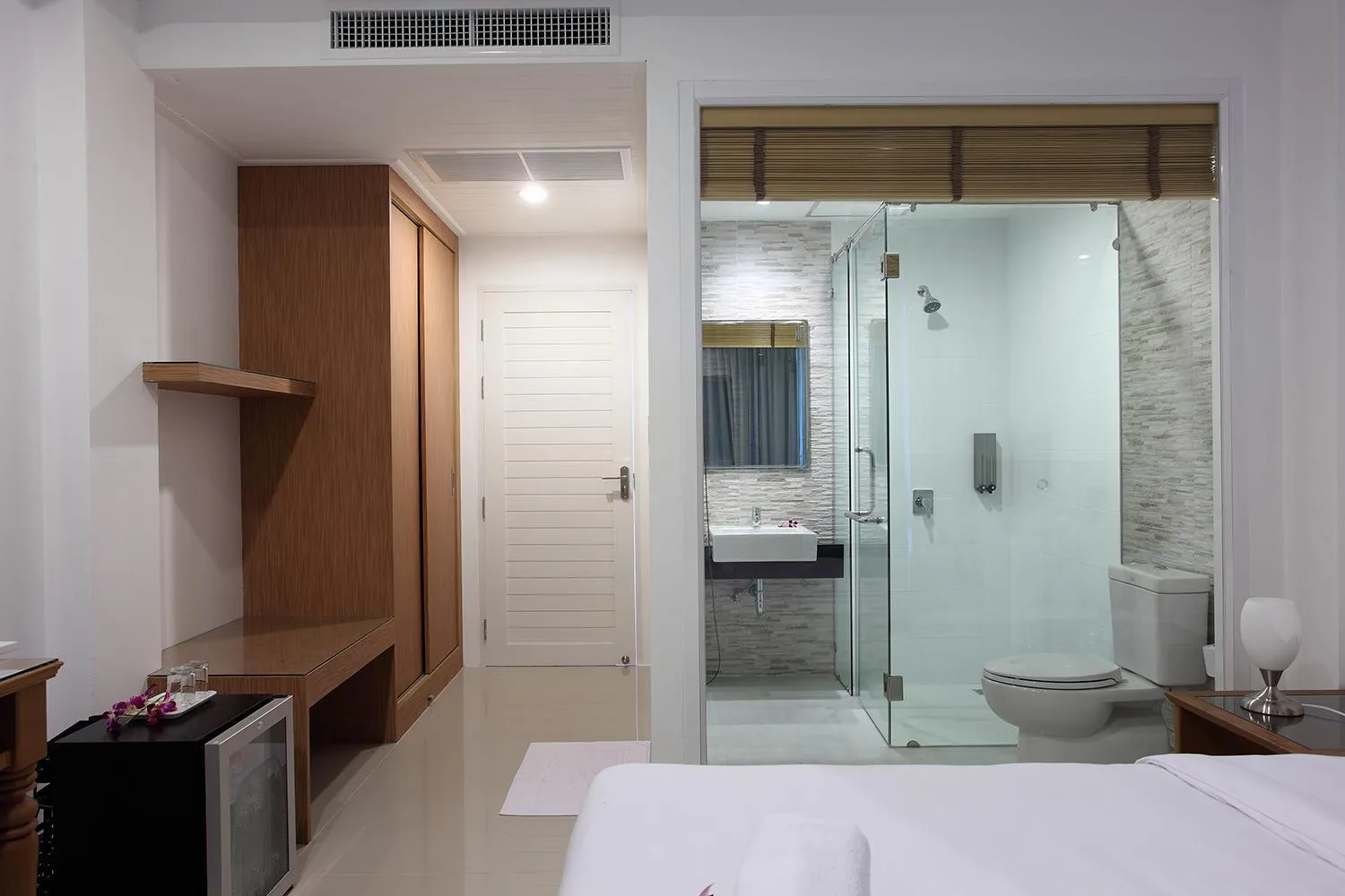 Shower, Bed in Clear House Resort - SHA Extra Plus