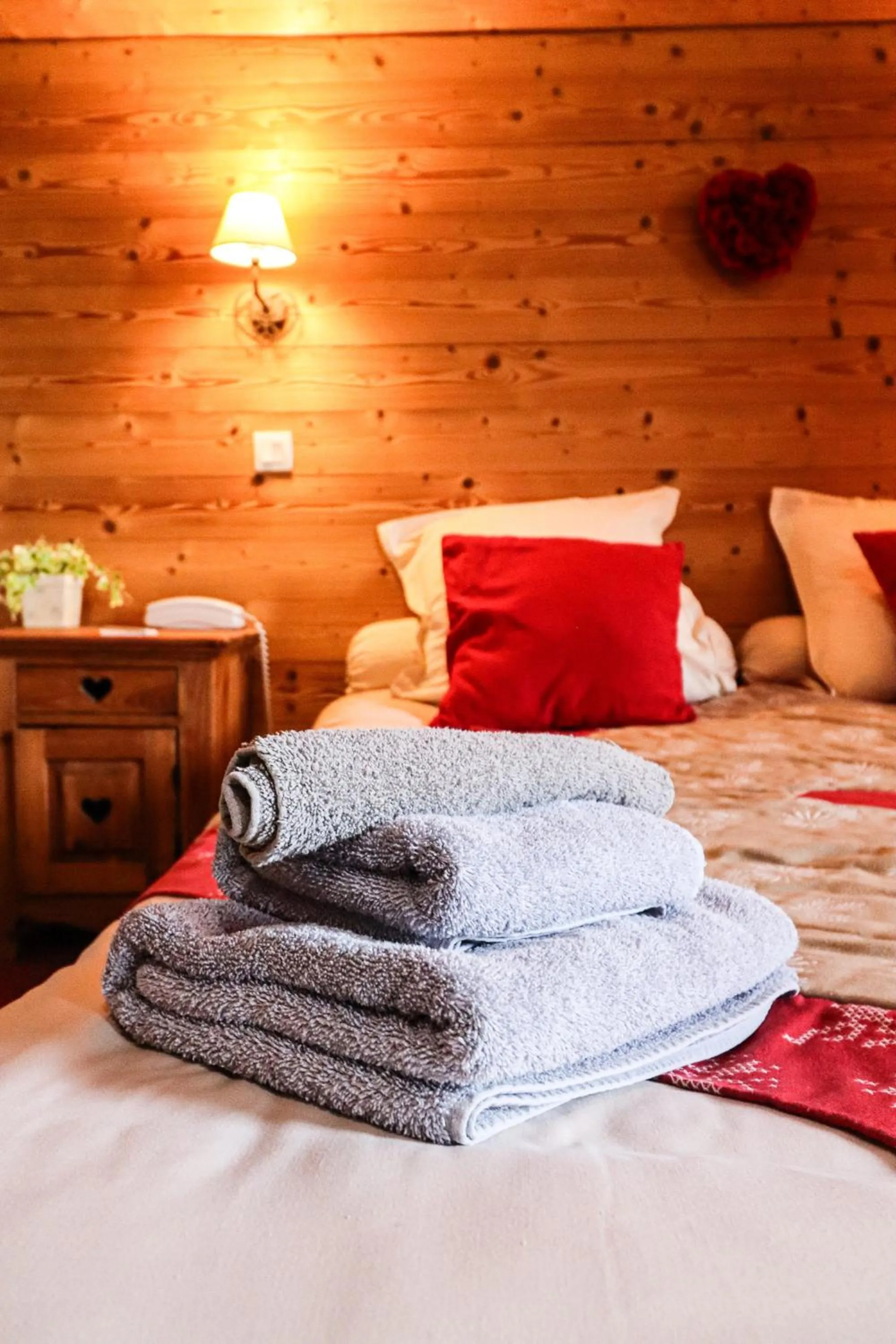 Photo of the whole room, Bed in Domaine de l'Adoux