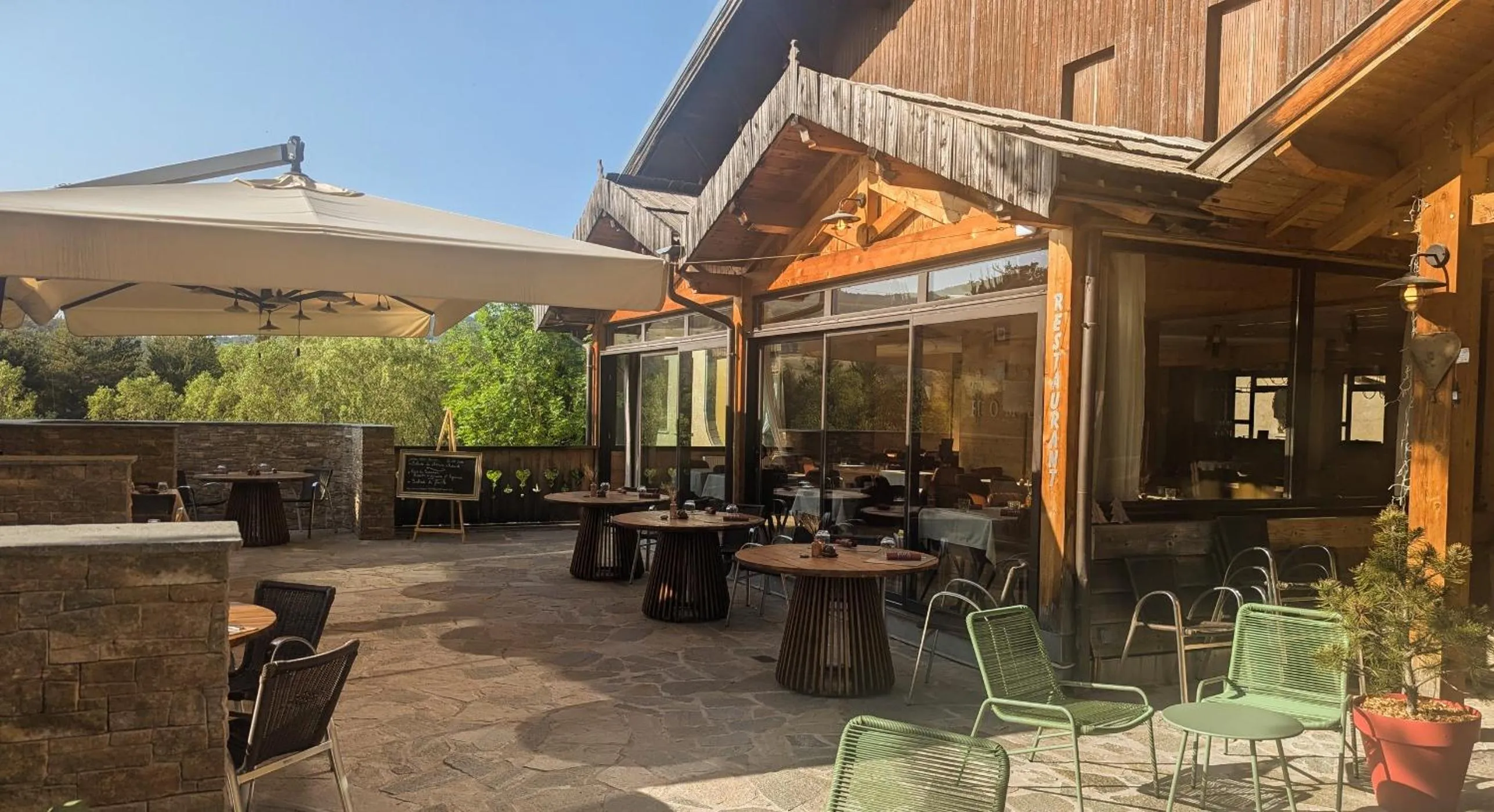 Restaurant/places to eat in Domaine de l'Adoux