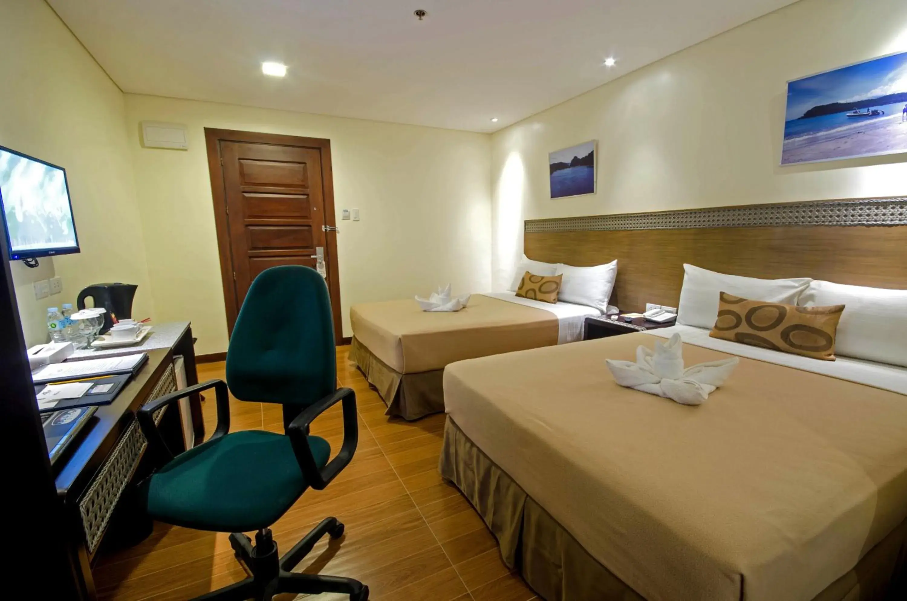 Deluxe Twin Room in Fersal Hotel - Puerto Princesa Deluxe Twin Room in Fersal Hotel - Puerto Princesa