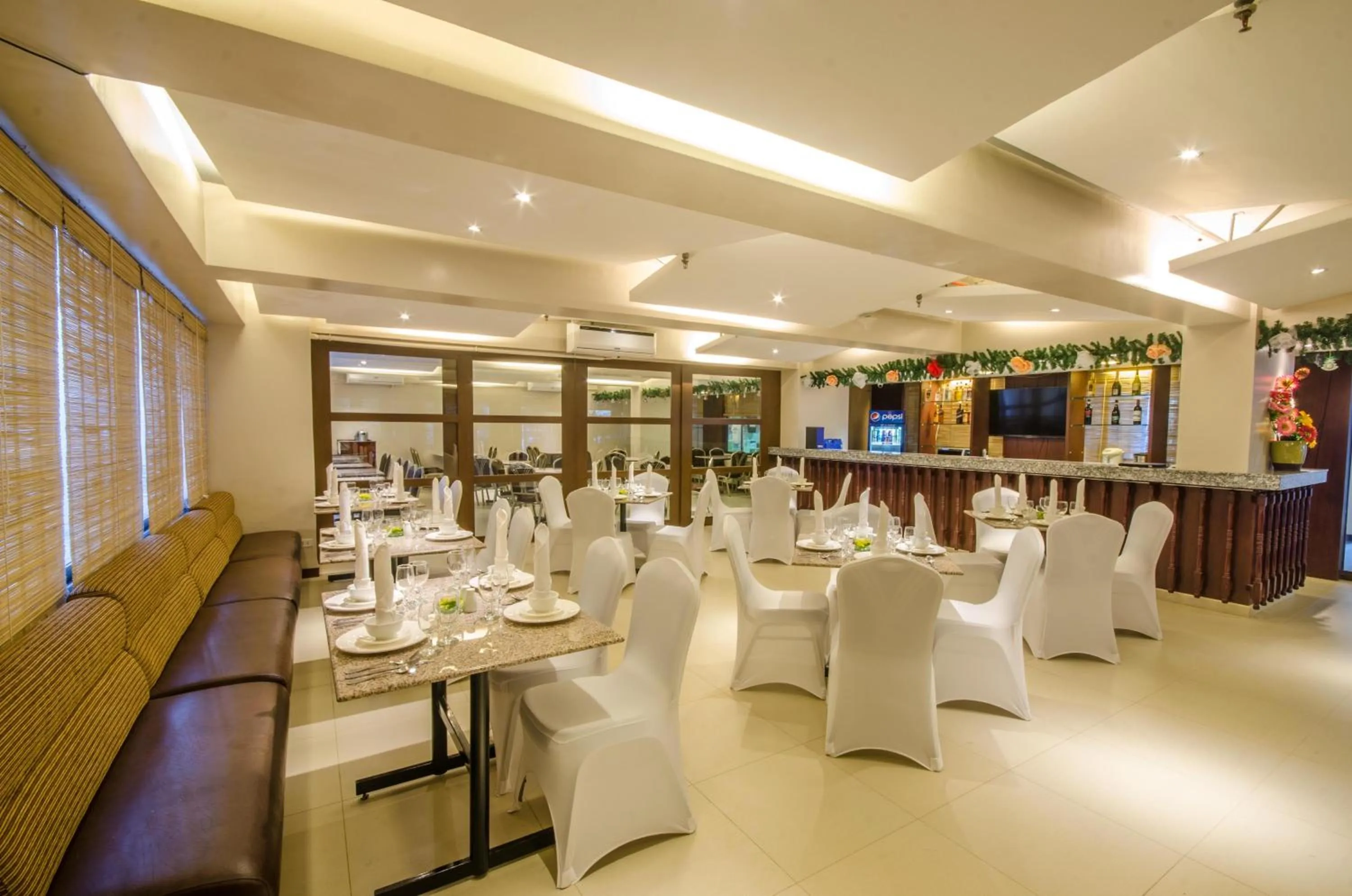 Restaurant/places to eat in Fersal Hotel - Puerto Princesa