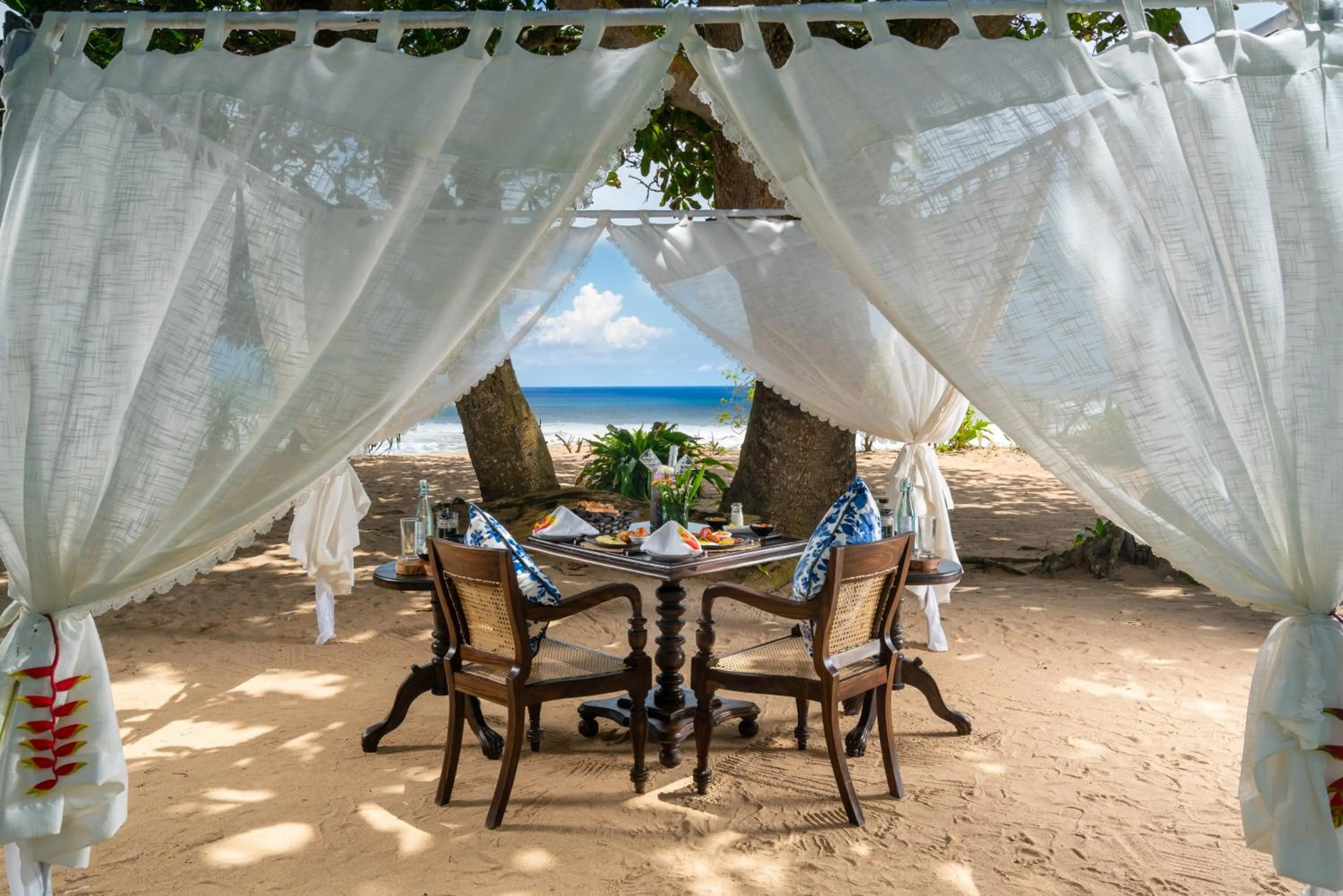 Lunch in Sundara by Mosvold