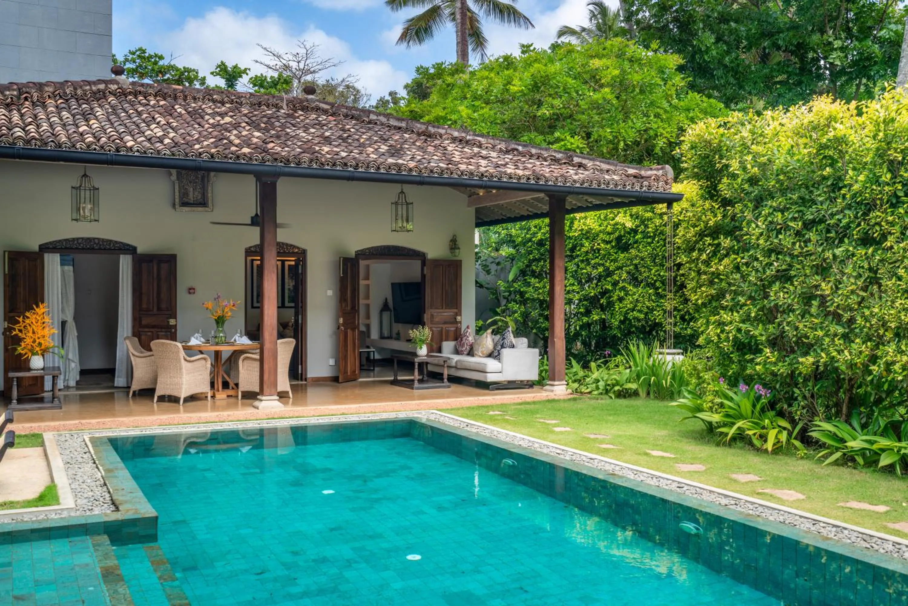 Swimming pool in Sundara by Mosvold