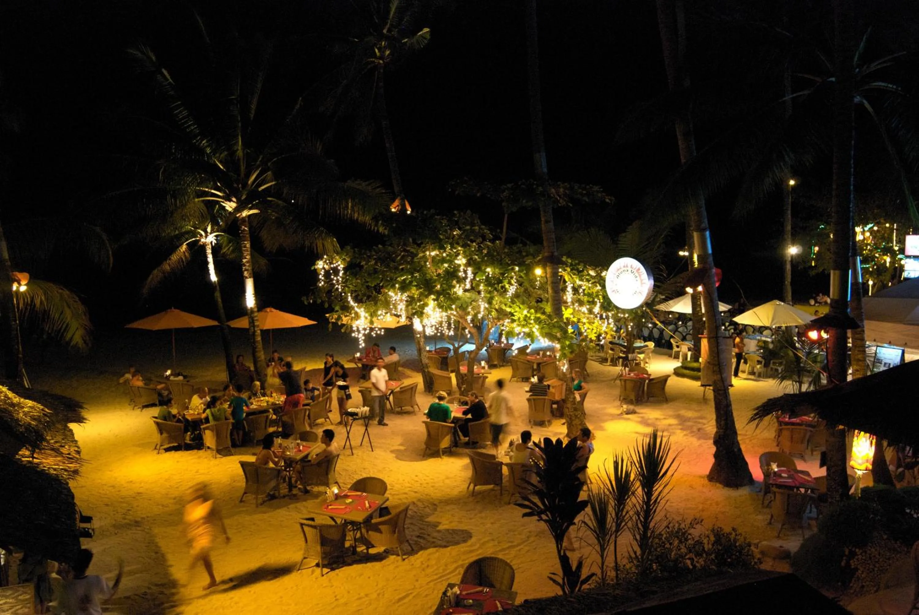 Restaurant/places to eat in Alona Vida Beach Resort