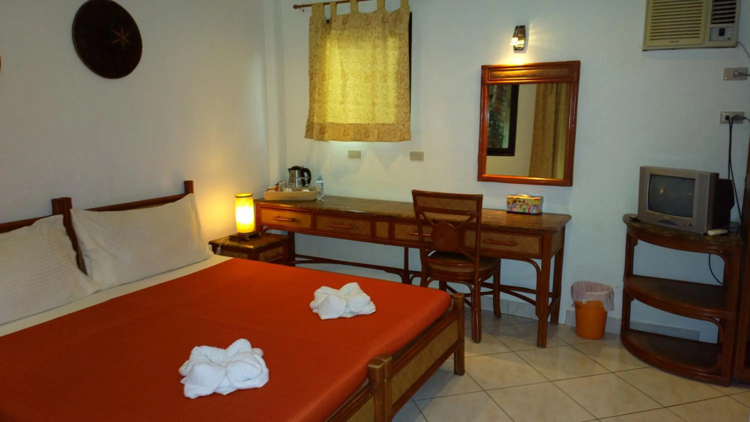 Photo of the whole room, Bed in Alona Vida Beach Resort