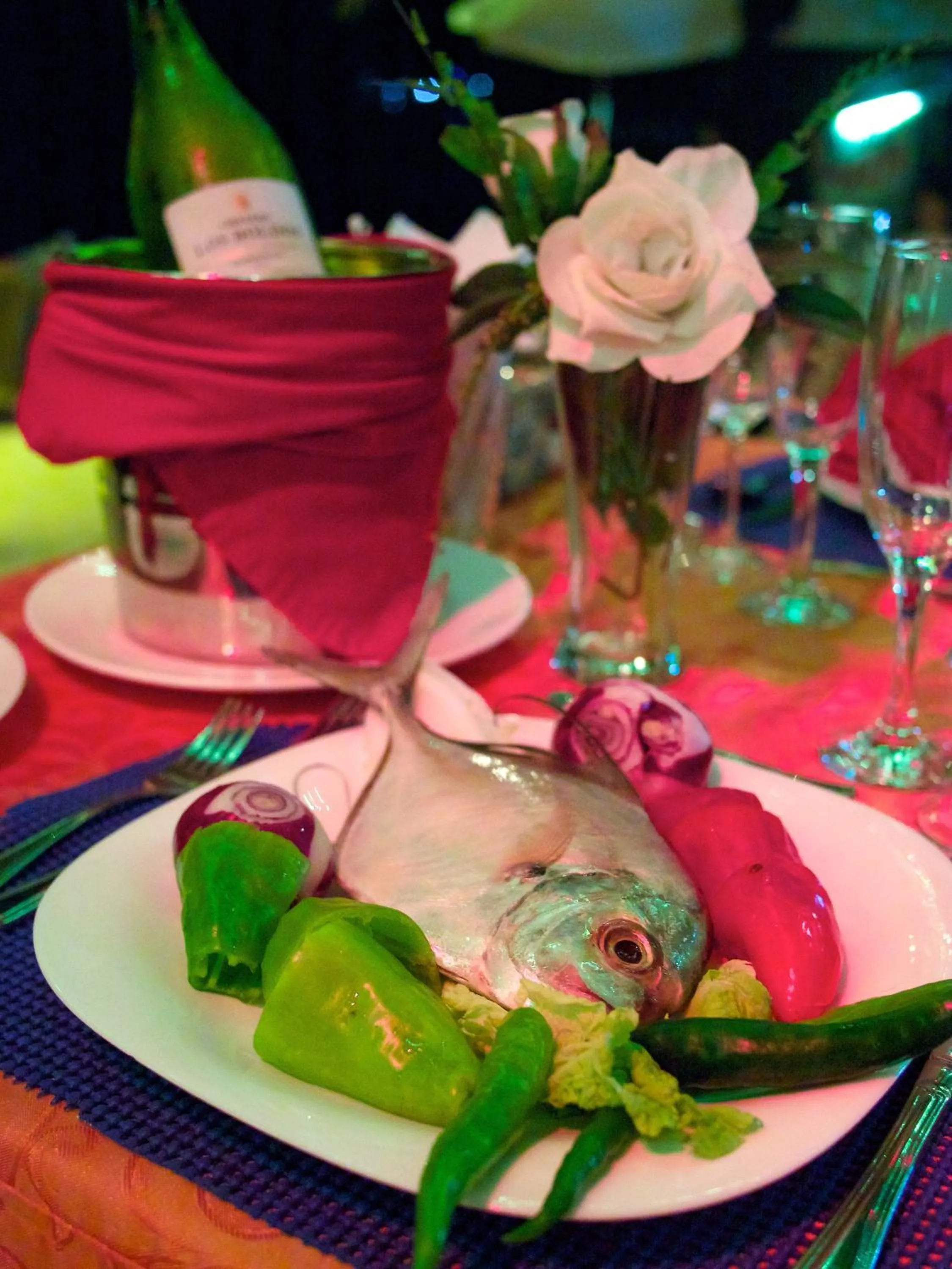 Food and drinks in Alona Vida Beach Resort