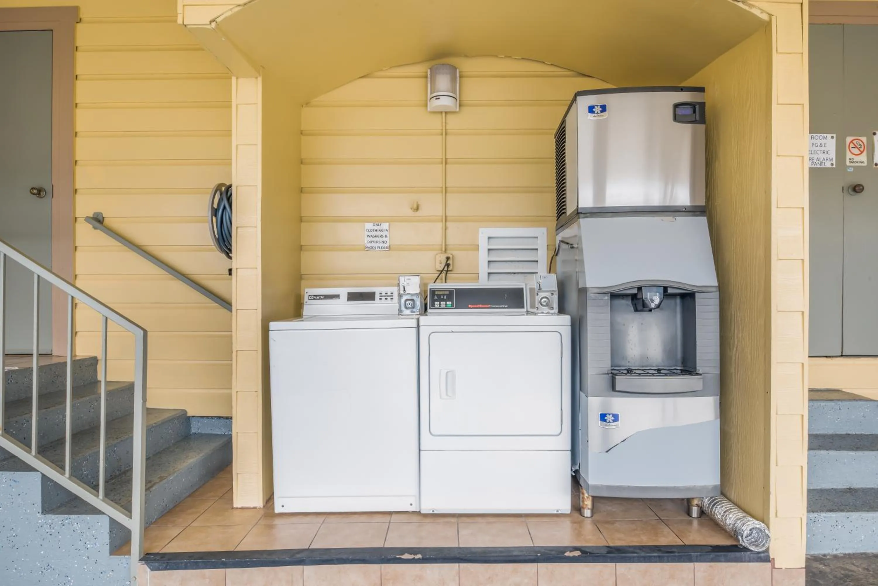laundry in PACIFIC DRIFT San Francisco Pacifica