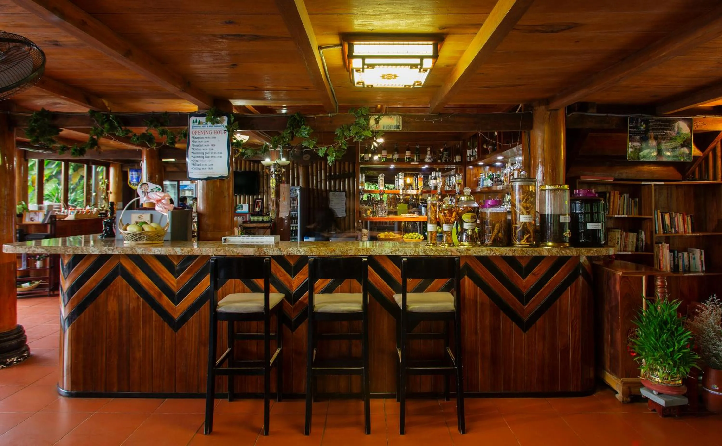 Lounge or bar in Phong Nha Lake House Resort