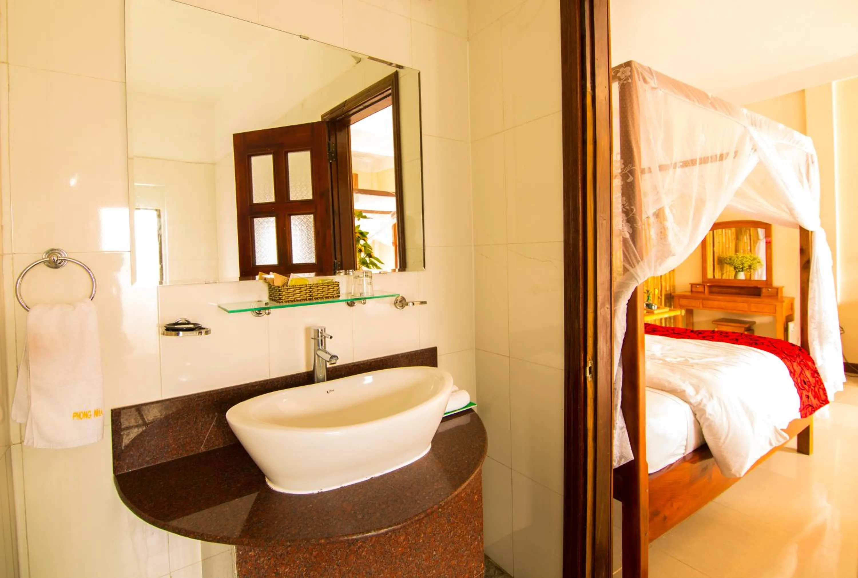 Bed in Phong Nha Lake House Resort