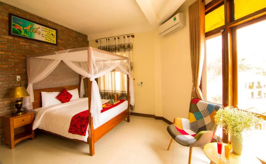 Bed in Phong Nha Lake House Resort