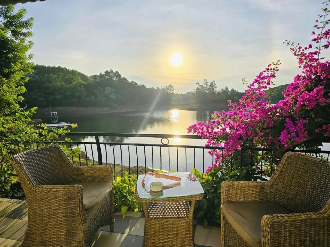 Villa in Phong Nha Lake House Resort Villa in Phong Nha Lake House Resort