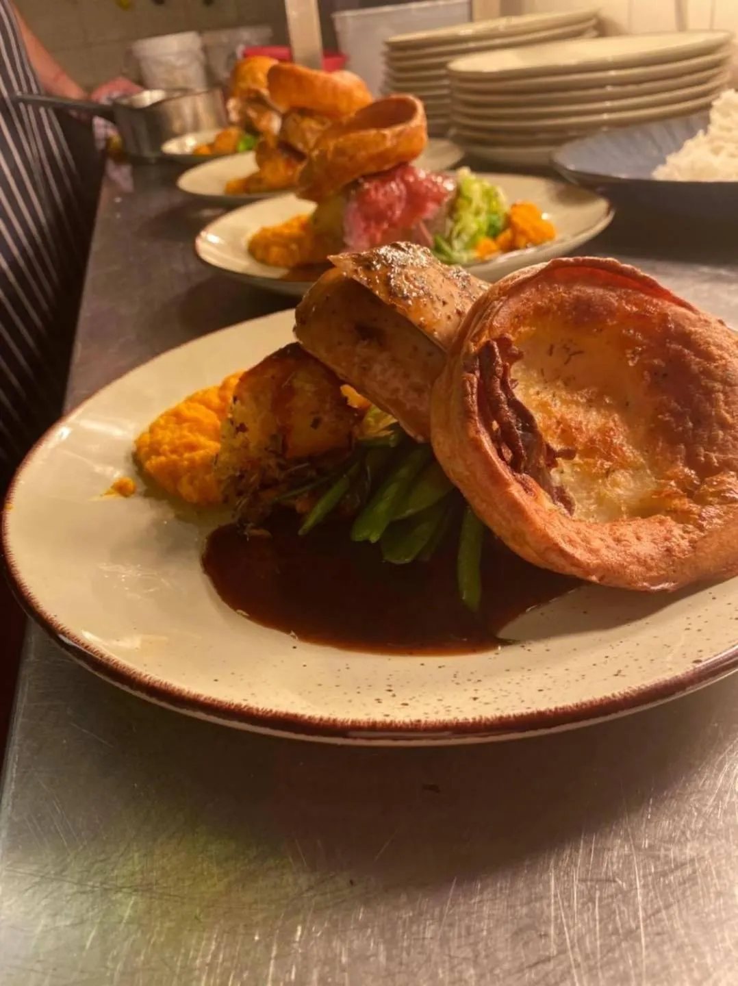 Food and drinks in Crosskeys Inn Guest Rooms in Wye Valley