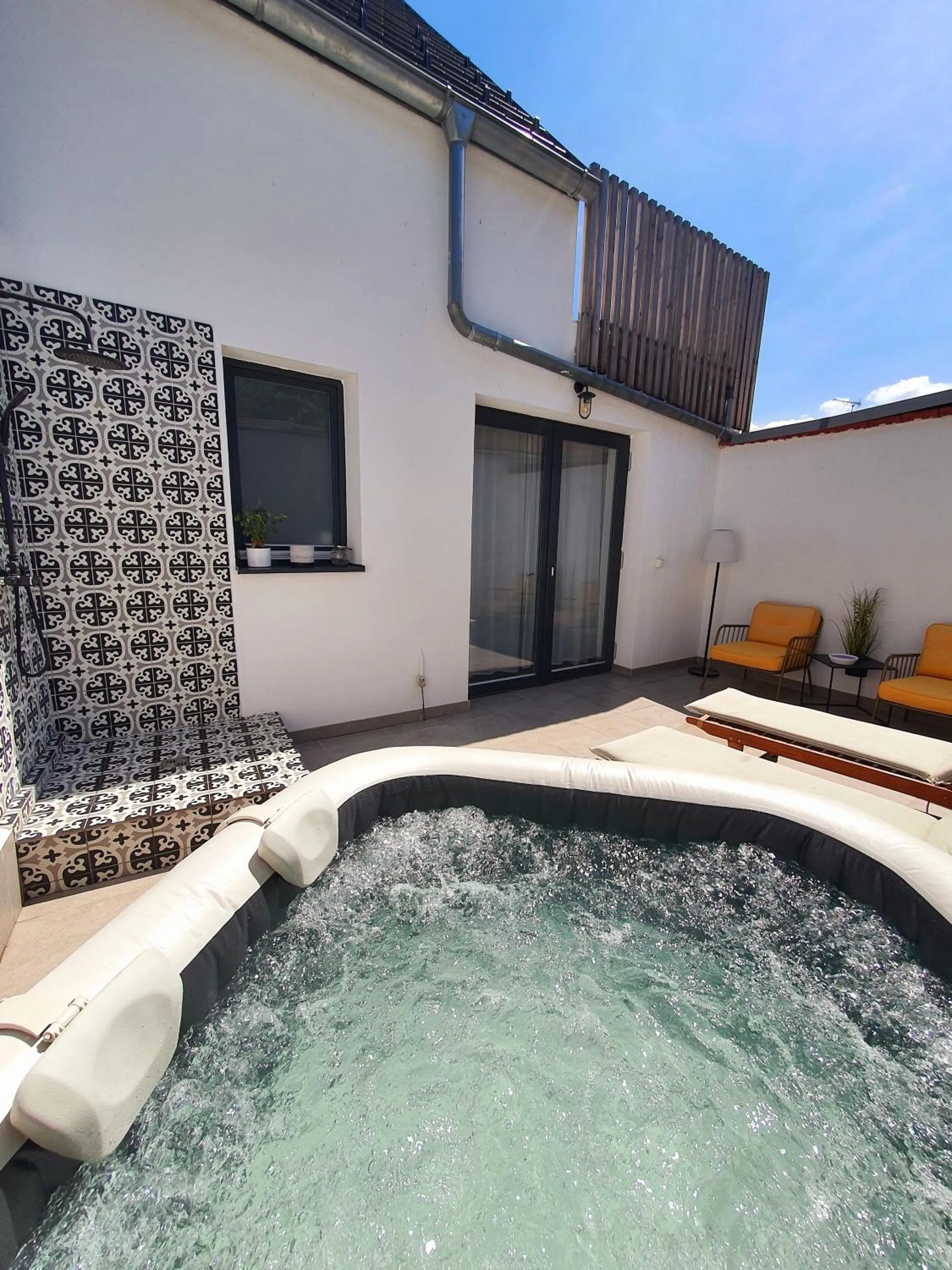 Hot Tub in Sousedi Pavlov