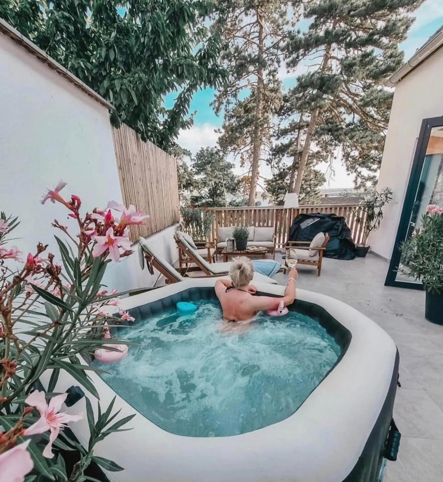 Hot Tub in Sousedi Pavlov