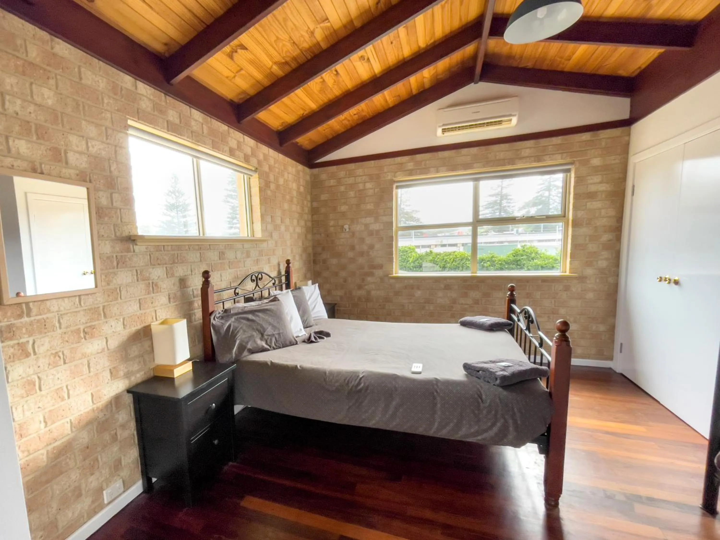 Bed in Esperance Foreshore Apartments