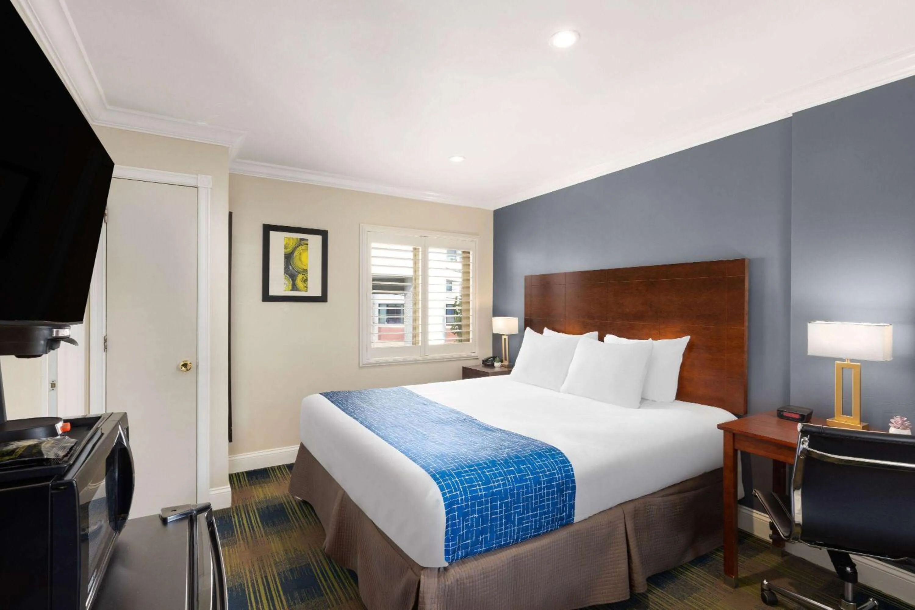 Bed in Travelodge by Wyndham by Fisherman's Wharf