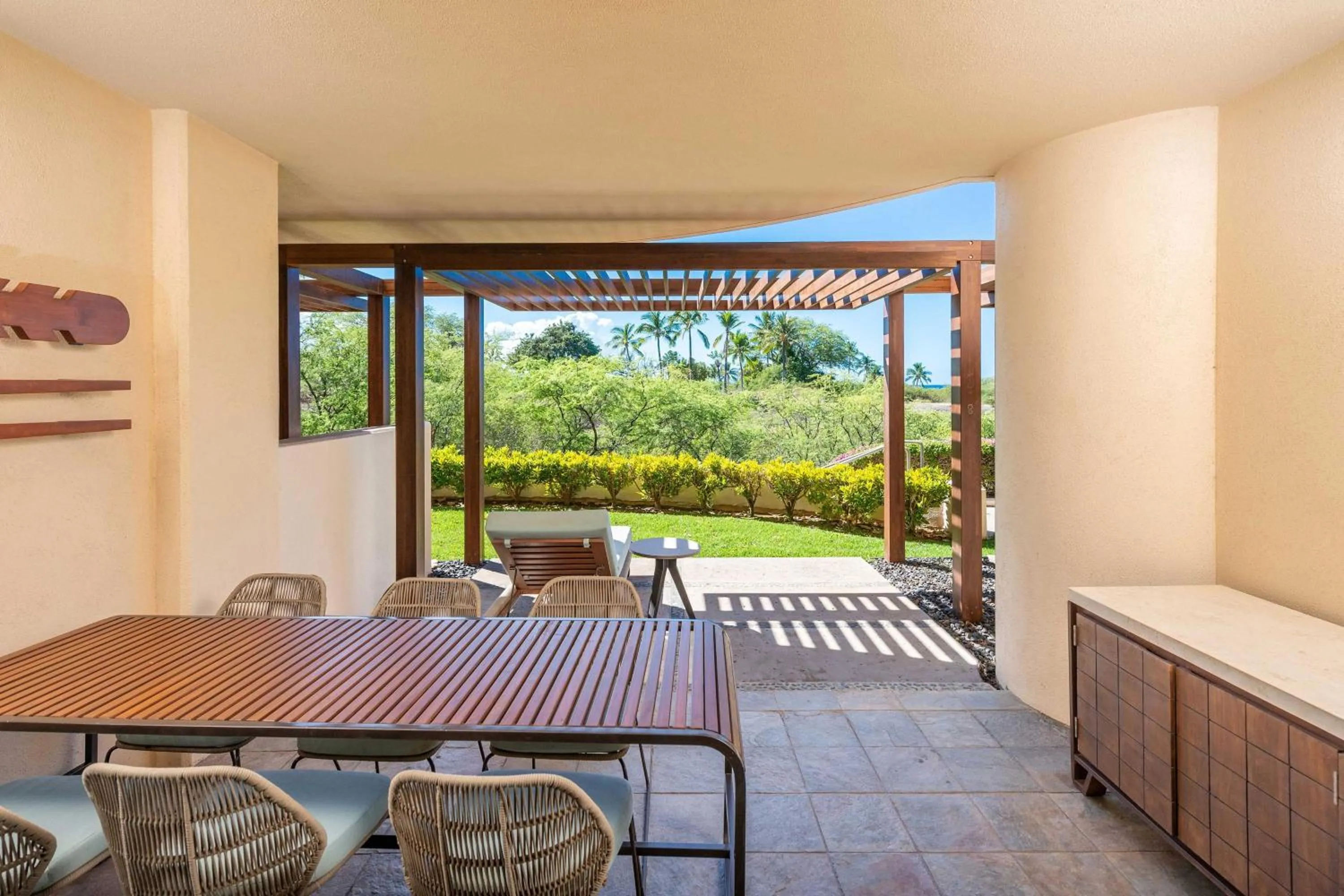 Photo of the whole room in The Westin Hapuna Beach Resort