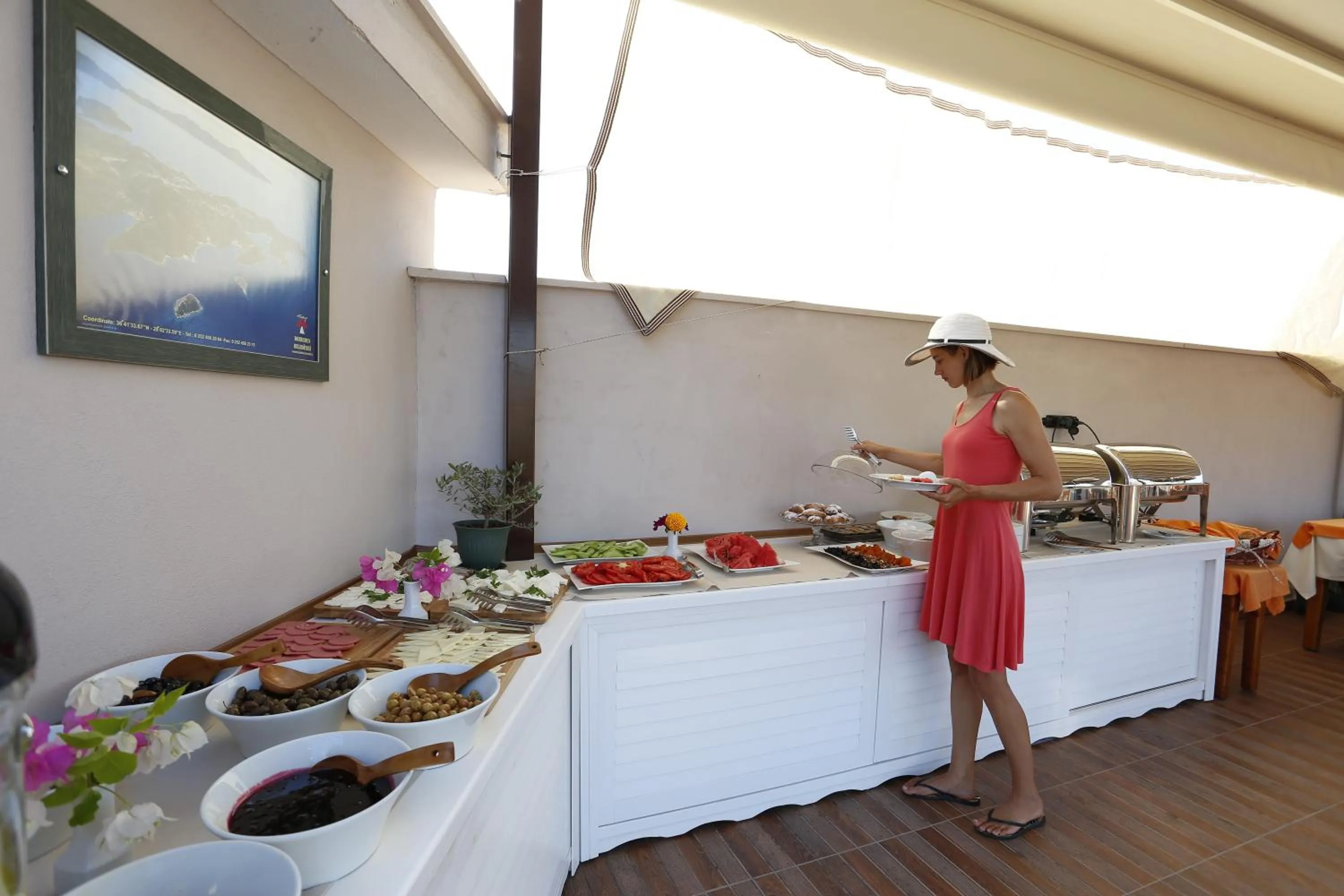 Restaurant/places to eat in Tymnos Hotel