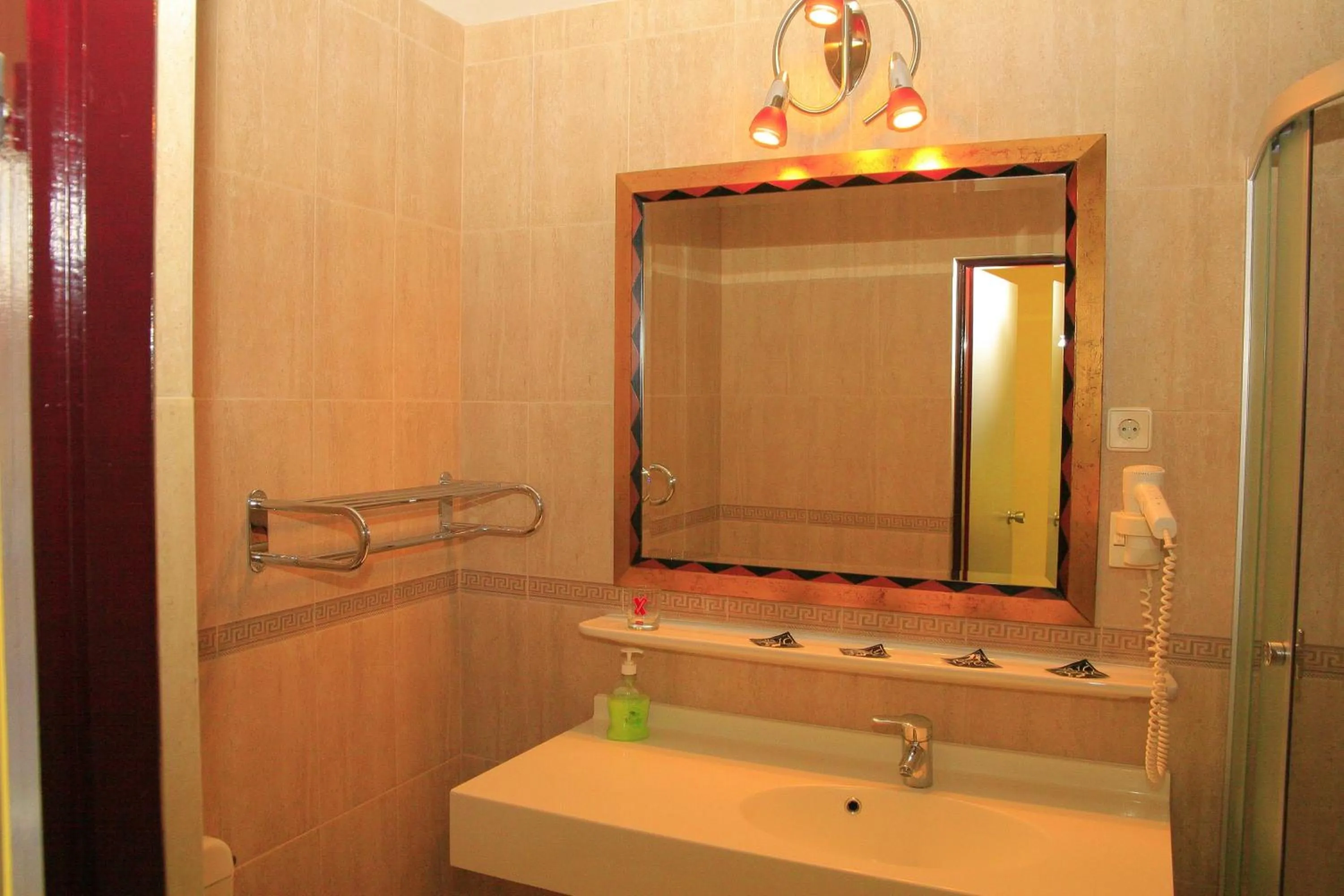 Bathroom in Pensiunea Blanca