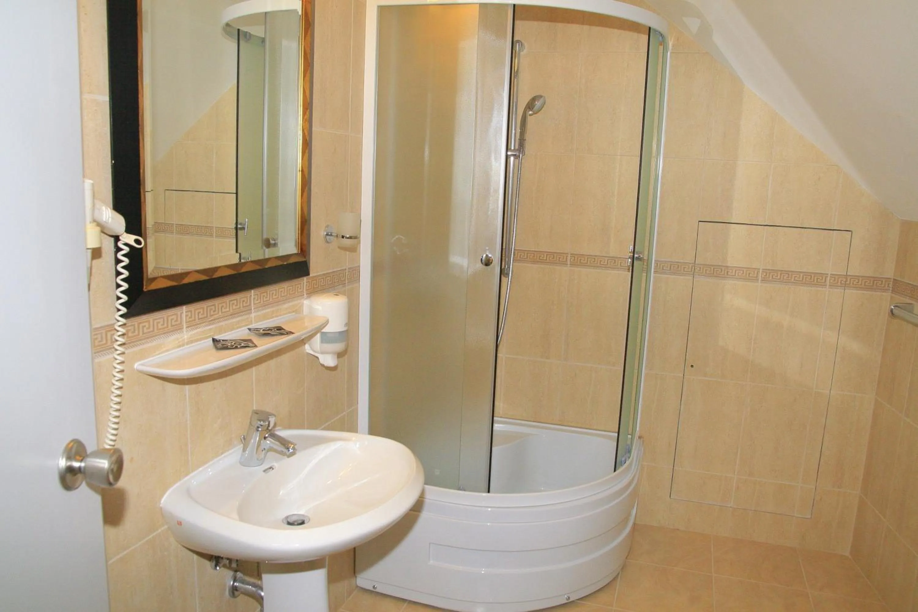 Bathroom in Pensiunea Blanca