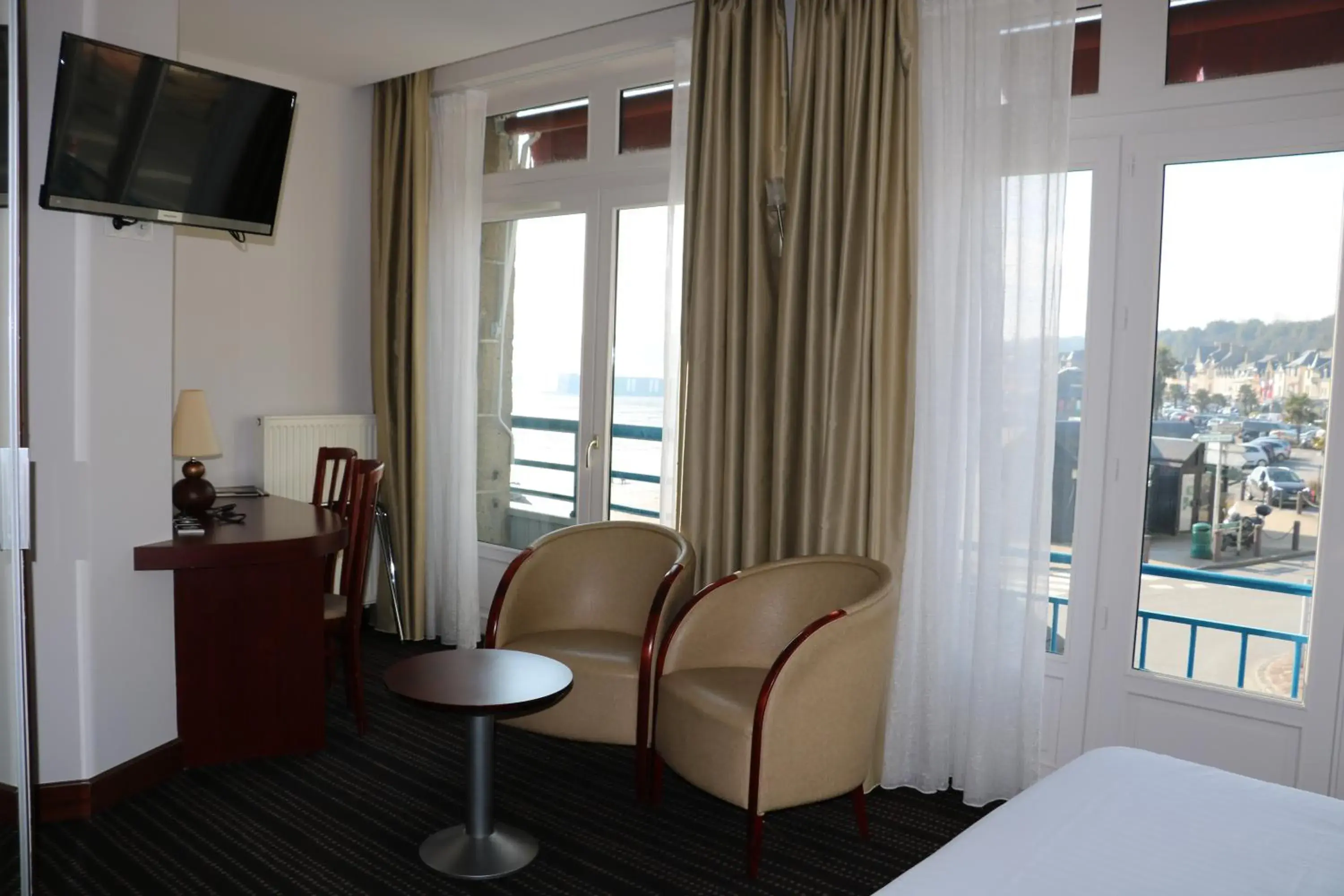 Standard Double Room with Sea or Harbor View in La Mere Champlain Standard Double Room with Sea or Harbor View in La Mere Champlain