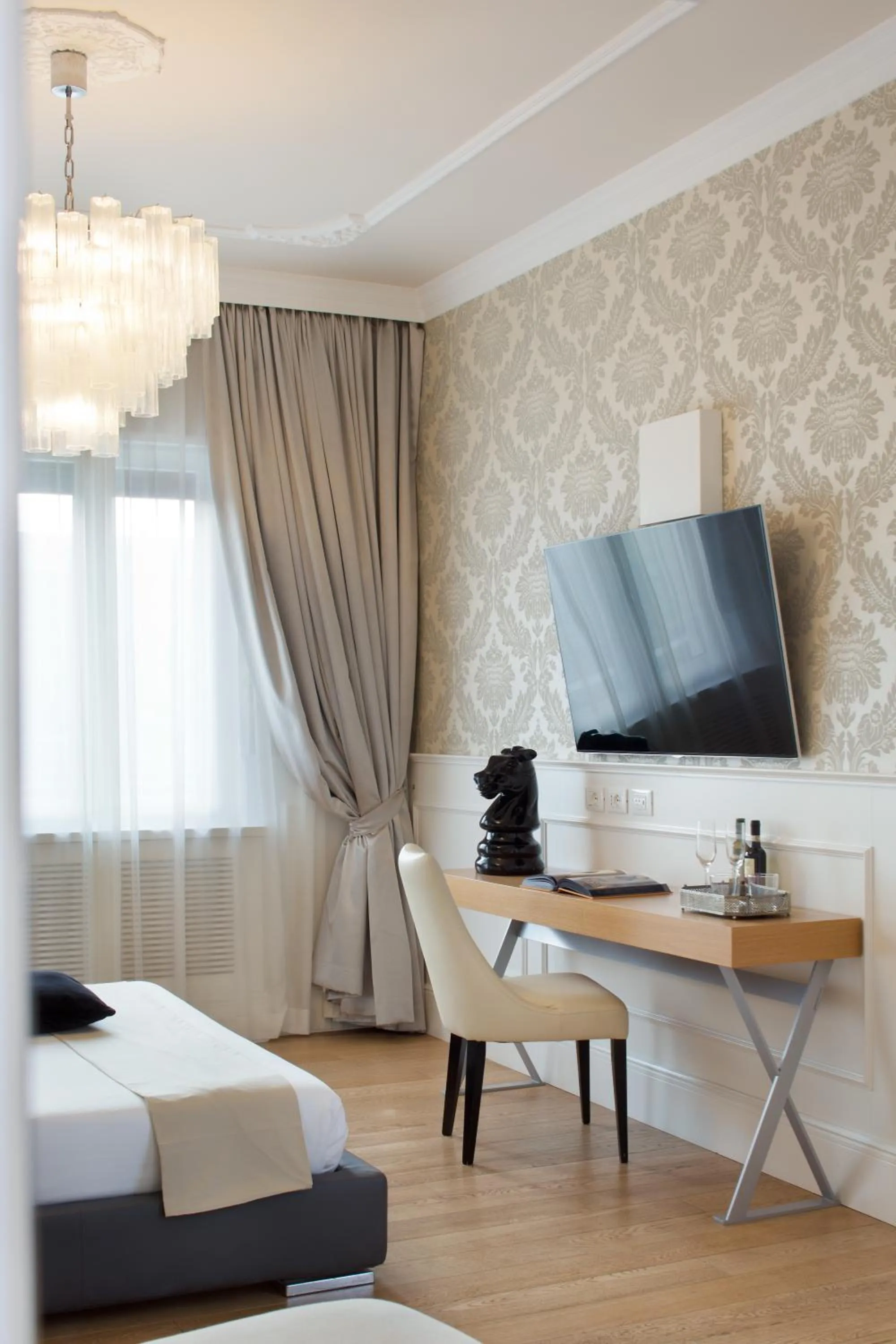 Seating area, Bed in Suite Milano Duomo