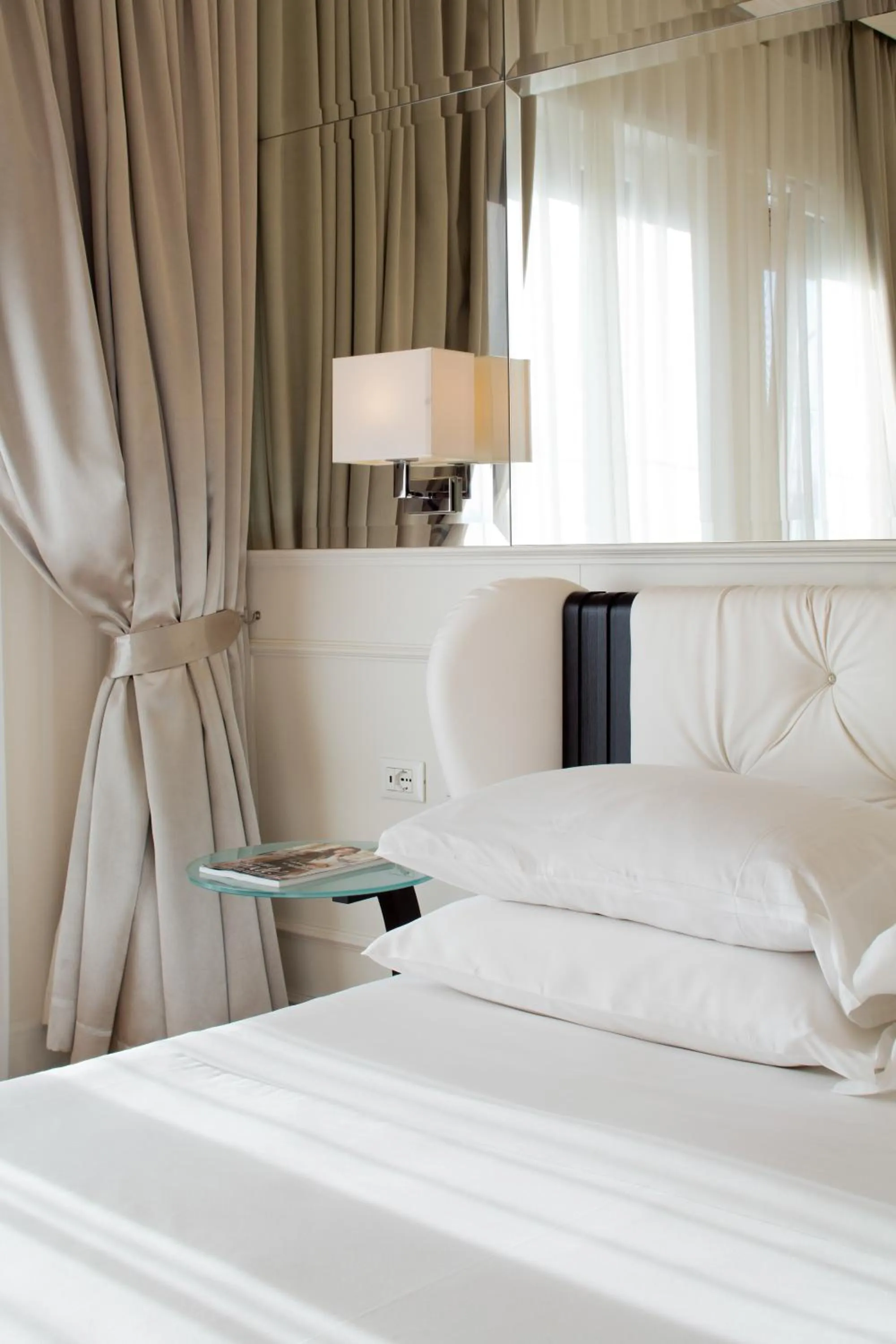 Bed in Suite Milano Duomo