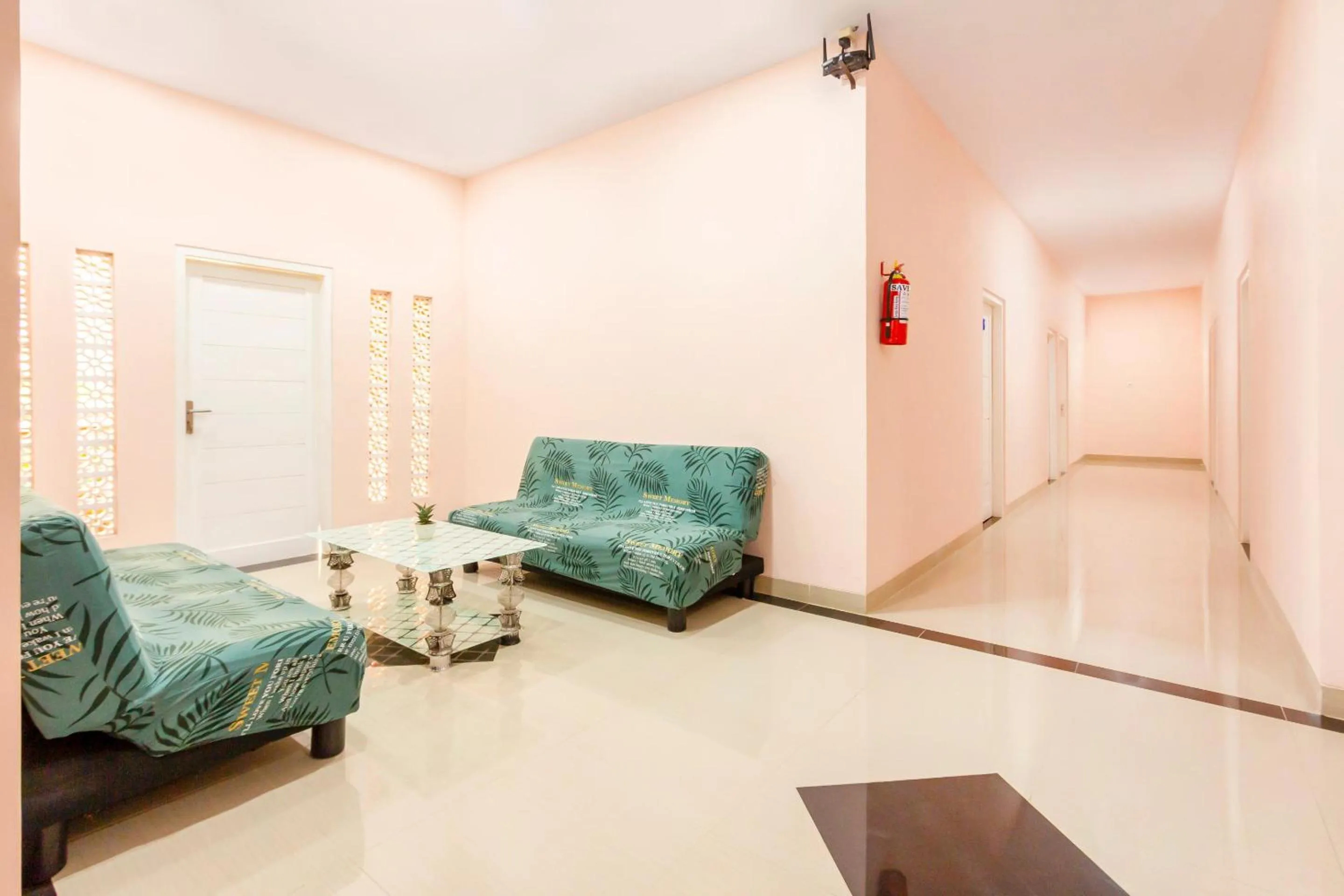 Lobby or reception in Hotel O Yogyakarta near Universitas Gadjah Mada formerly Sellinas Guesthouse